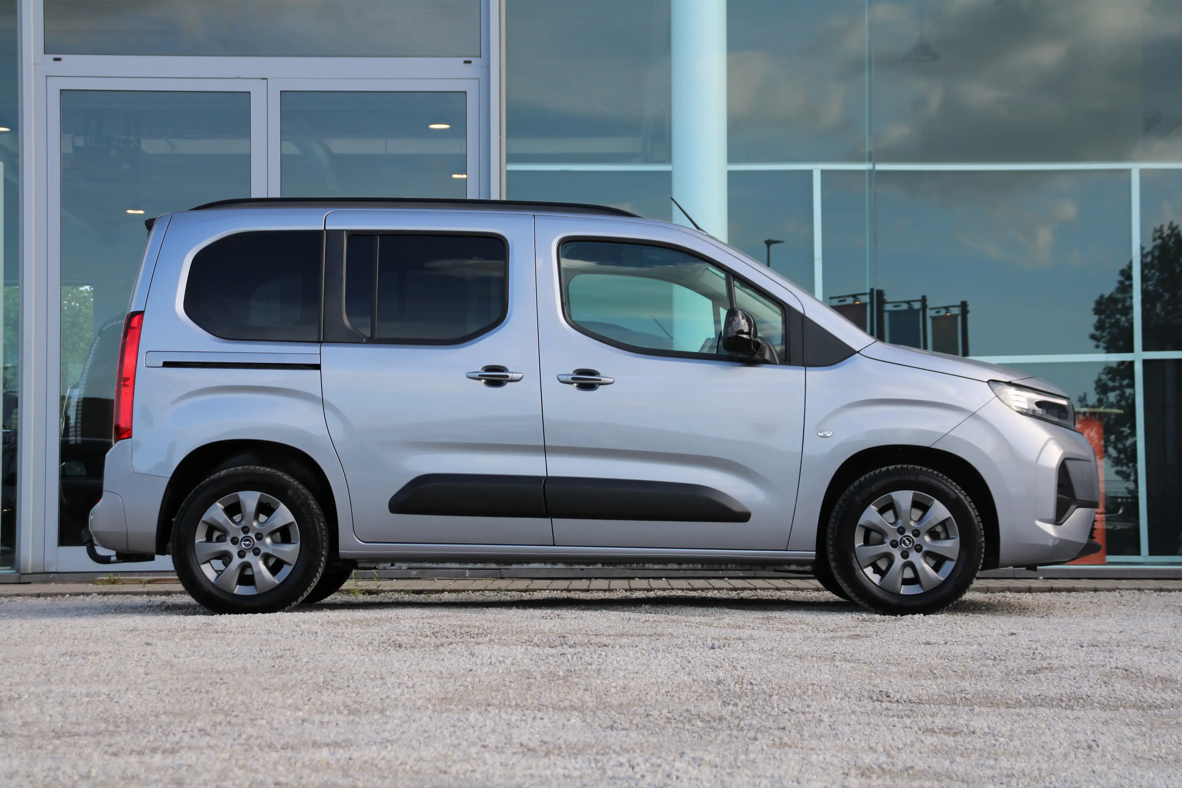 Opel Combo Life 1.2T M6 110PK *3J GARANTIE+ASSISTANCE* — photo 3