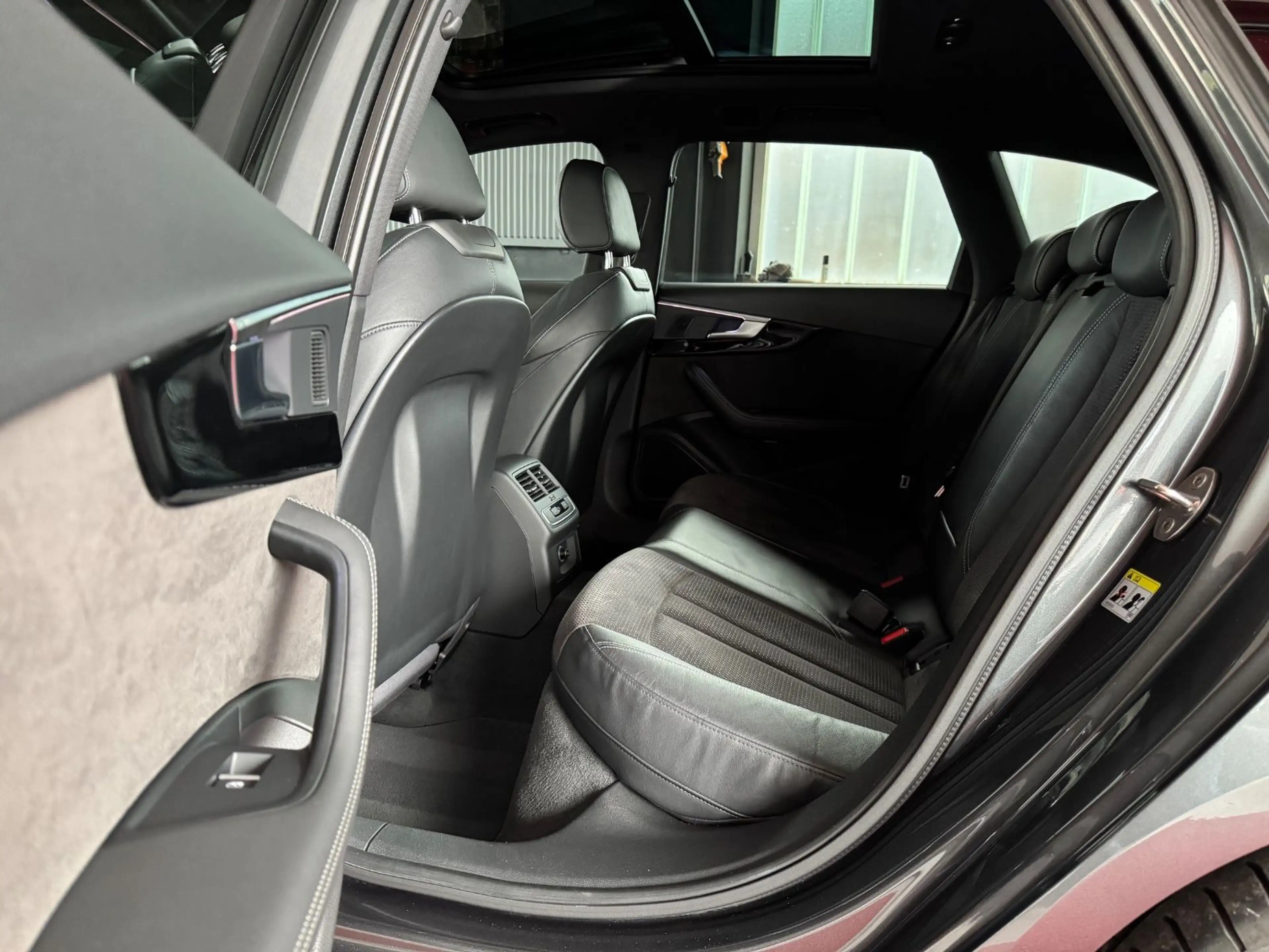 Audi S4 Avant 3.0TFSI Pano Virtual Matrix ACC B&O 19" — photo 15