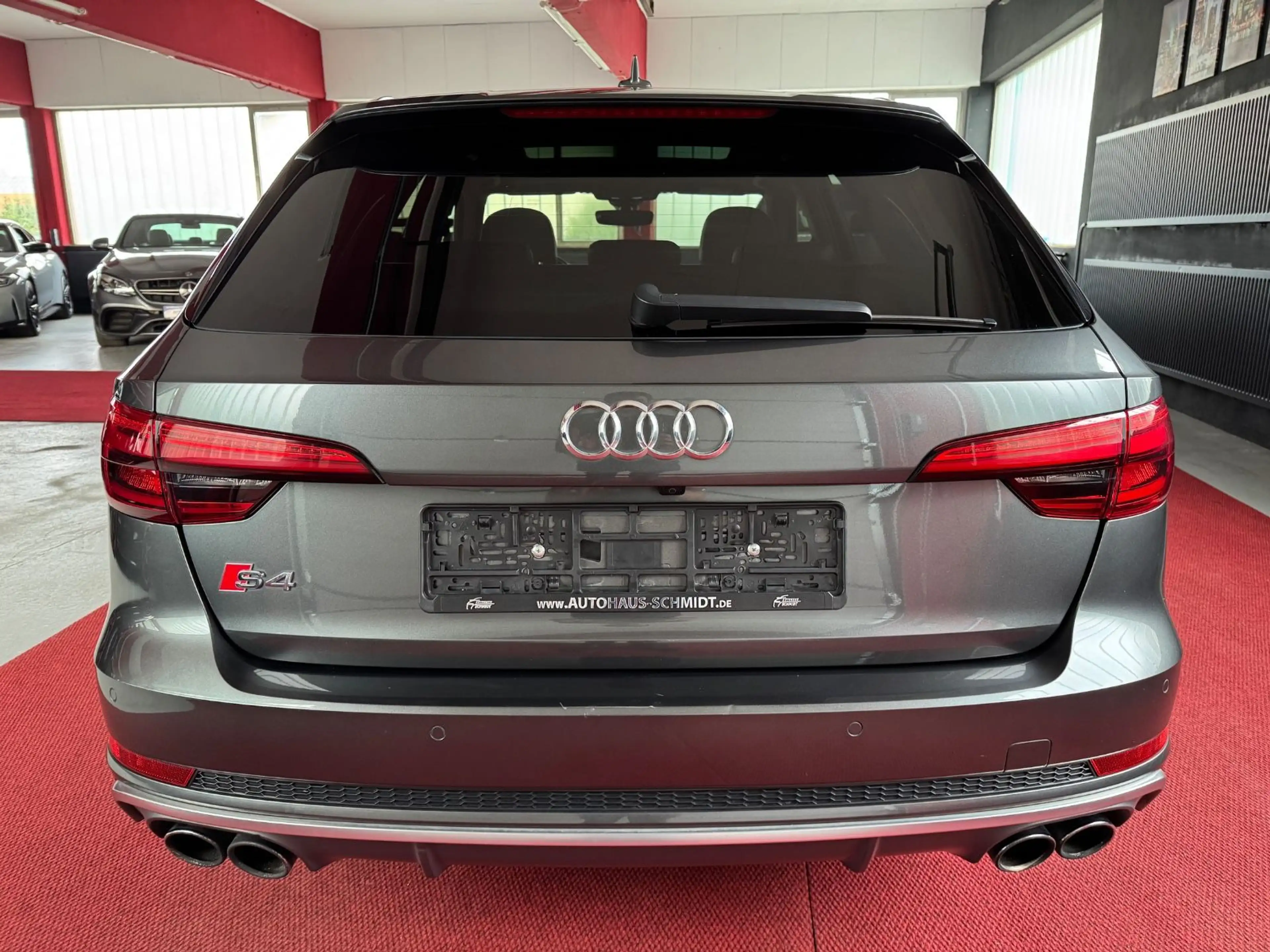 Audi S4 Avant 3.0TFSI Pano Virtual Matrix ACC B&O 19" — photo 7