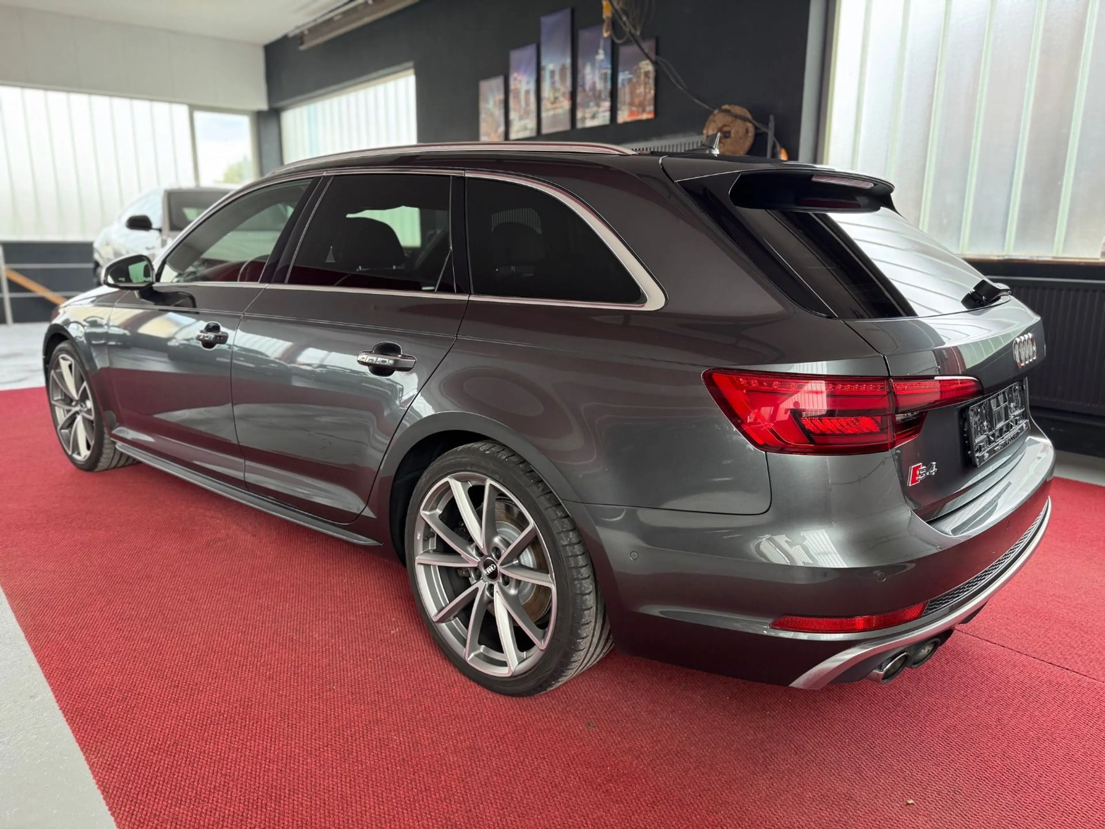 Audi S4 Avant 3.0TFSI Pano Virtual Matrix ACC B&O 19" — photo 6