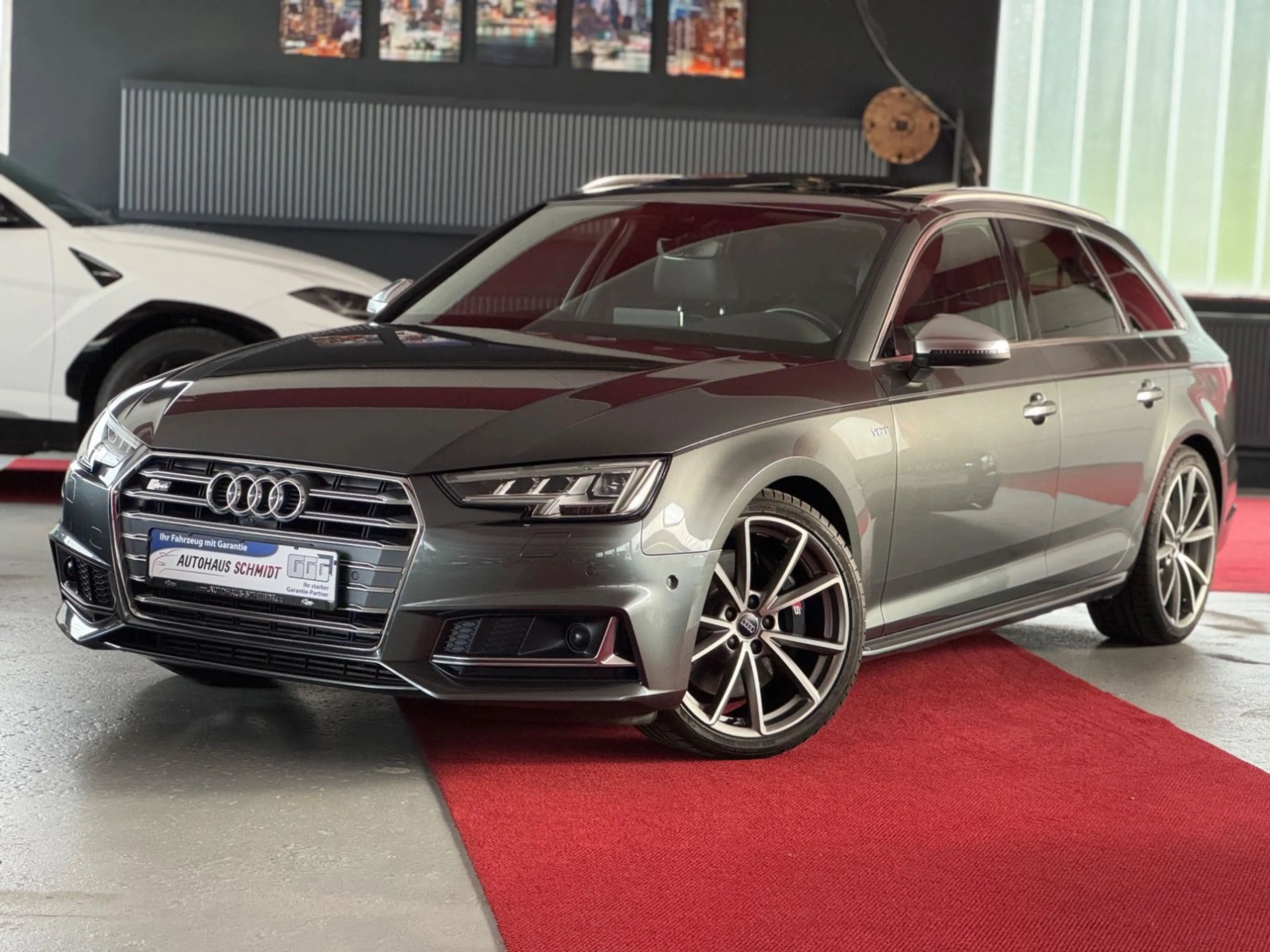 Audi S4 Avant 3.0TFSI Pano Virtual Matrix ACC B&O 19"