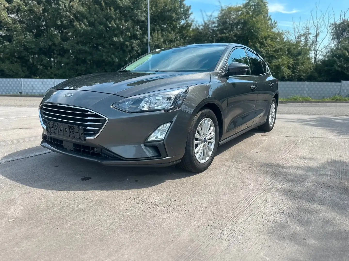 Ford Focus Lim Titanium RFK SPUR LED NAVI SEHR SAUBER Gris - 1