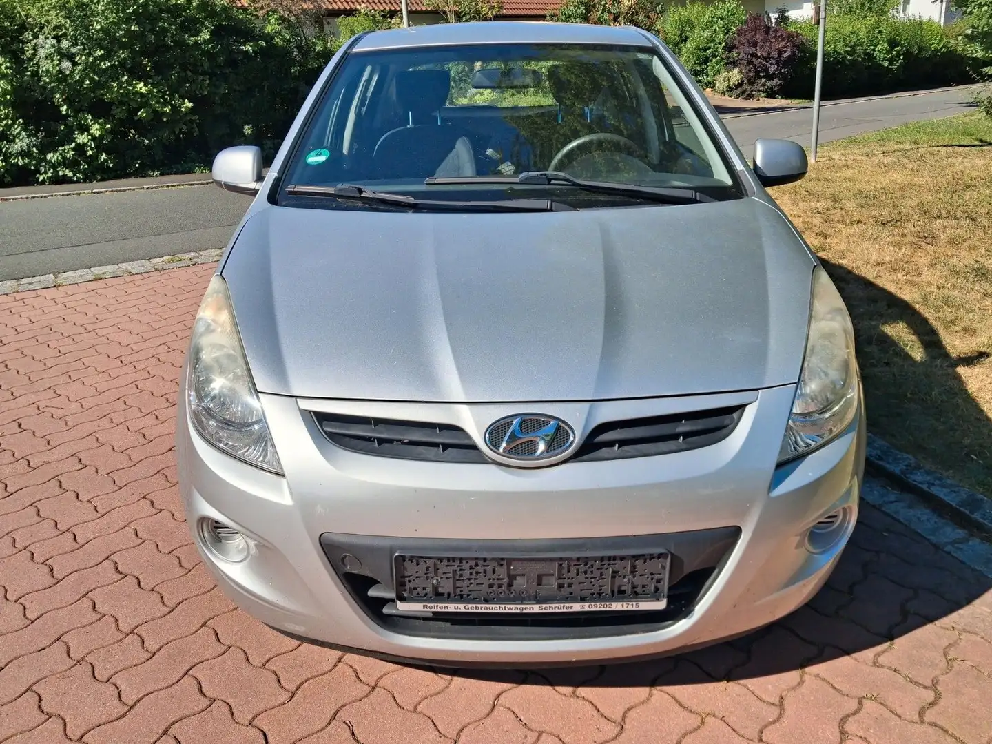 Hyundai i20 1.2 Comfort Silber - 1