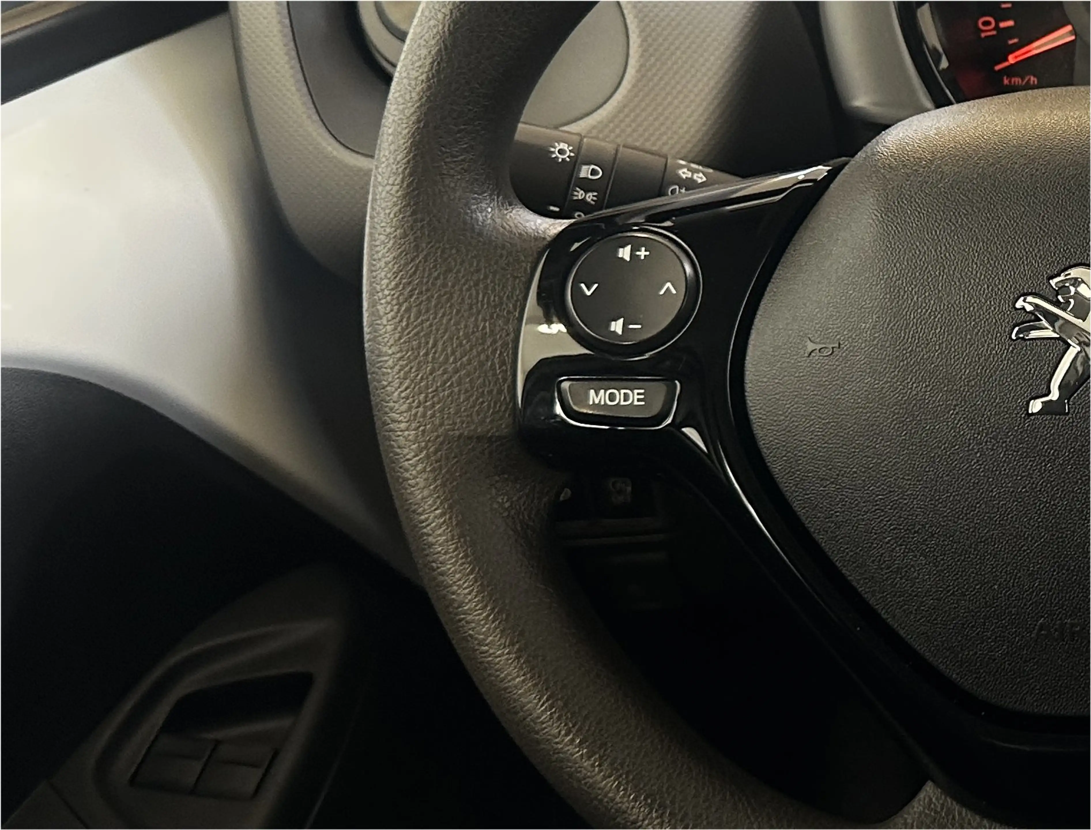 Peugeot 108 1.0 e-VTi Active | Bluetooth | NL | Airco | C.V | — photo 16