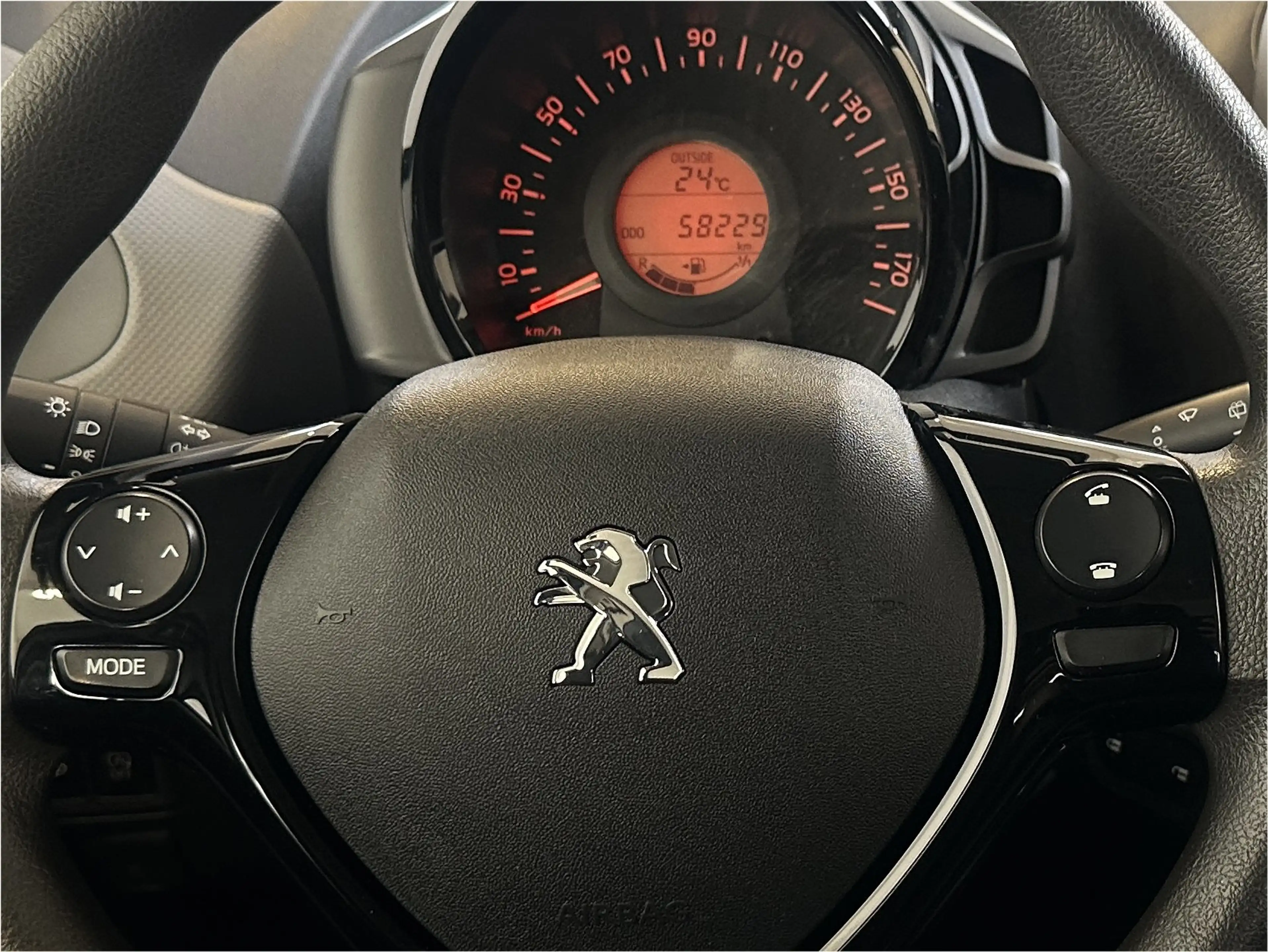 Peugeot 108 1.0 e-VTi Active | Bluetooth | NL | Airco | C.V | — photo 4