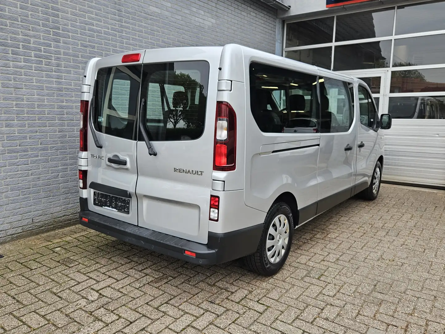 Renault Trafic Passenger 1.6 dCi Personenvervoer Gris - 2
