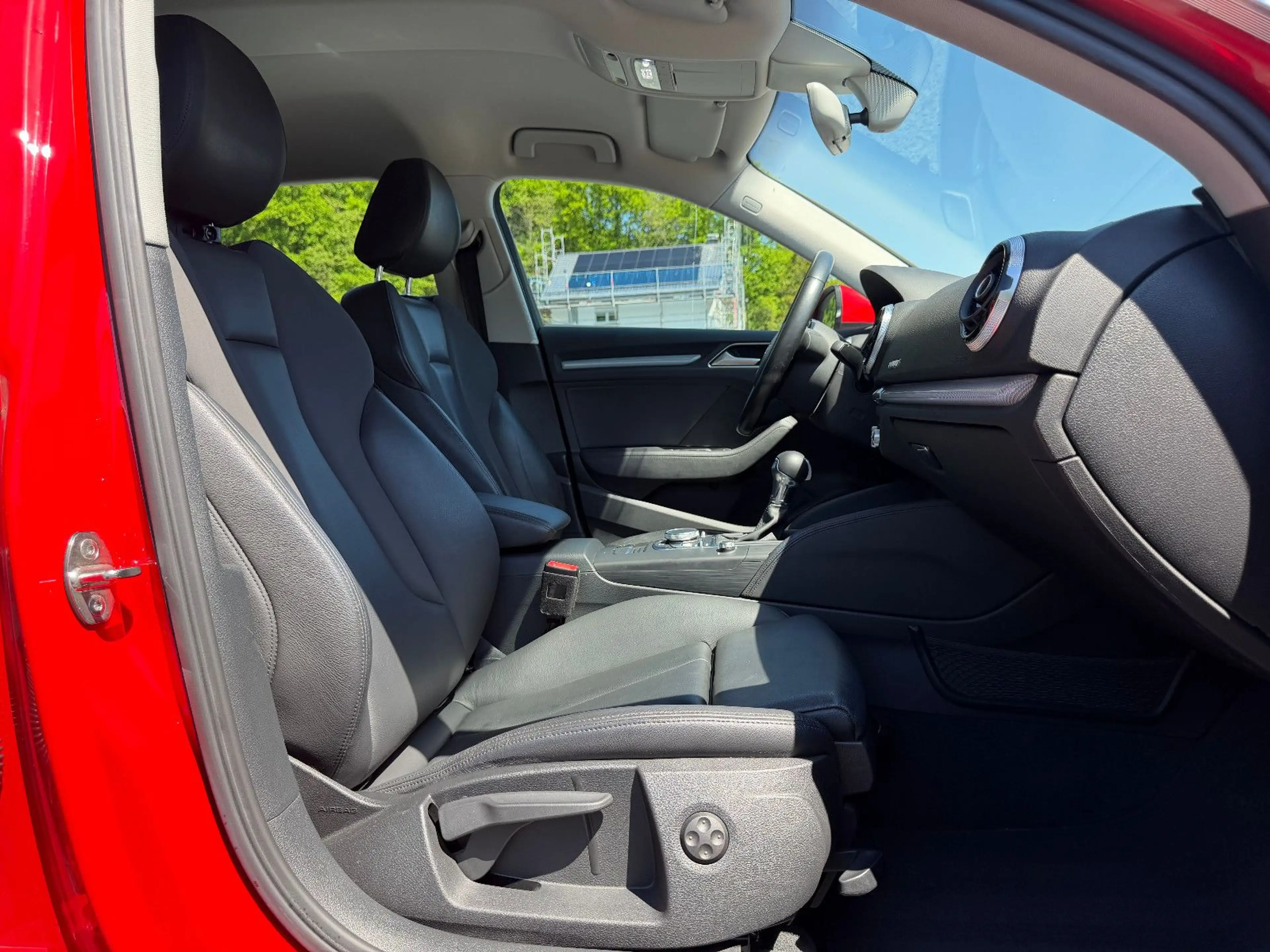 Audi A3 Sportback e-tron NAVI/LED/KAMERA — photo 11