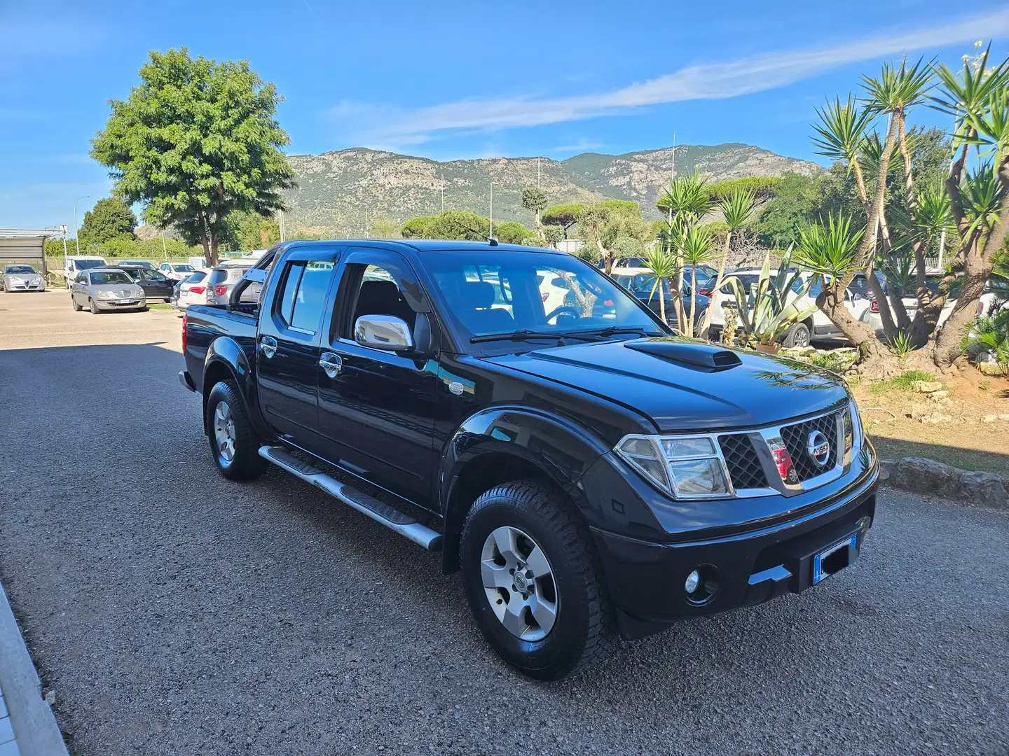 Nissan Navara Navara d.cab 2.5 dci 174cv Nero - 2