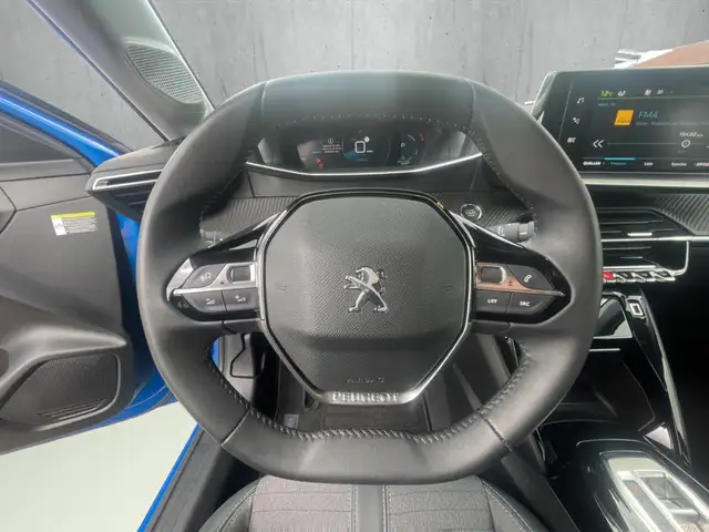 Peugeot 208 view 10