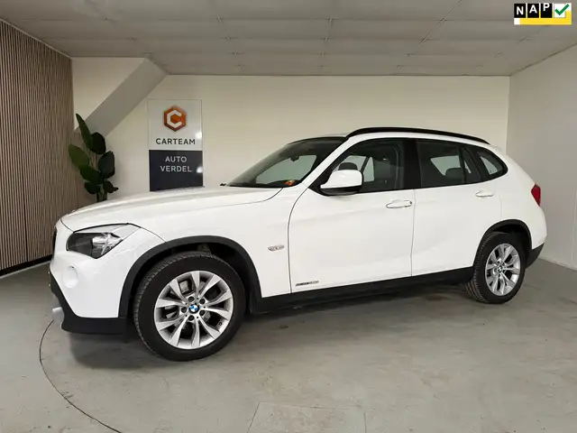 BMW X1 SDrive20i Business Airco, Navigatie, LMV,Panodak