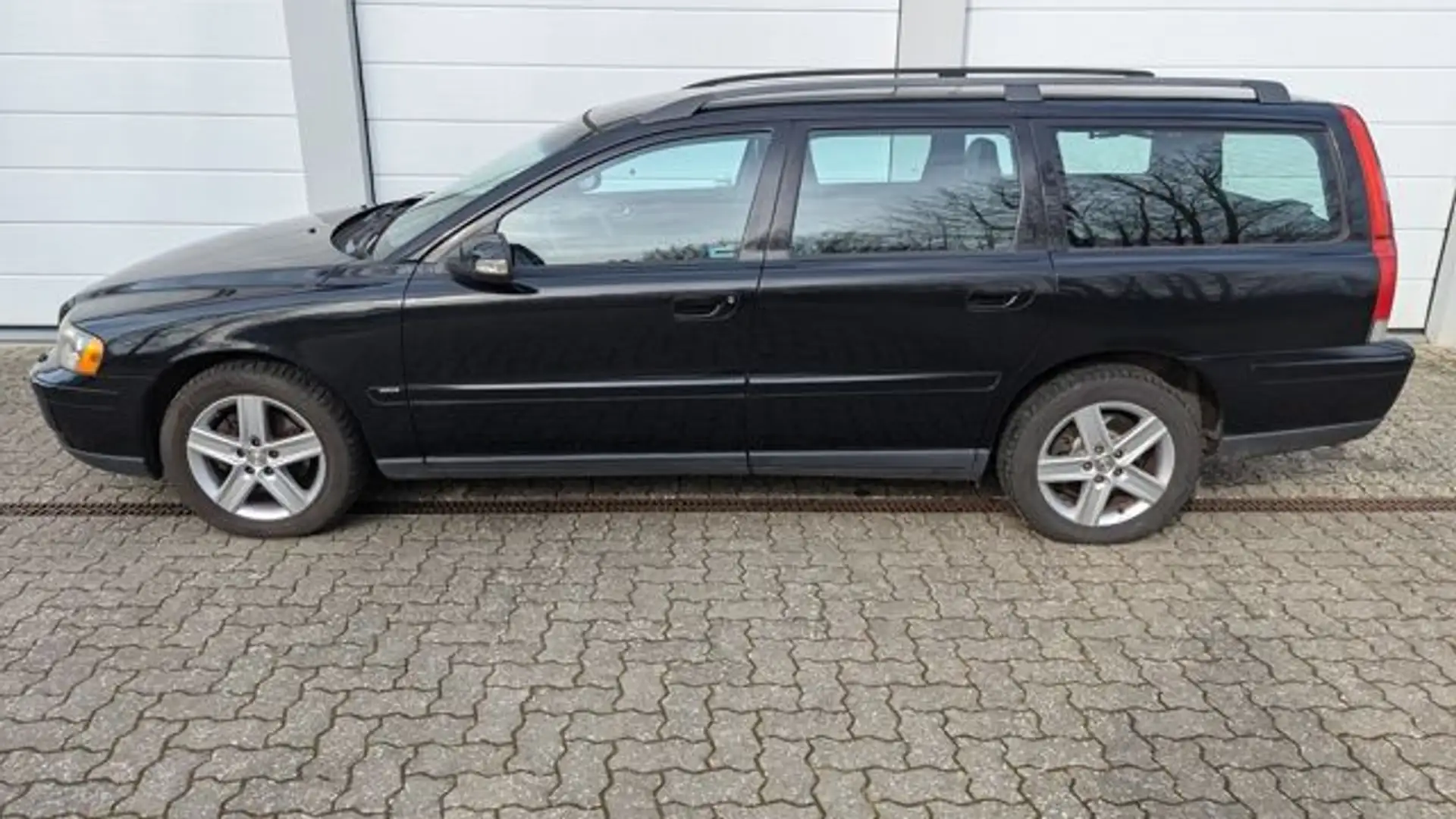 Volvo V70 Kombi Bi-Fuel Kinetic*CNG/Erdgas*Tüv:03/2027 Schwarz - 2