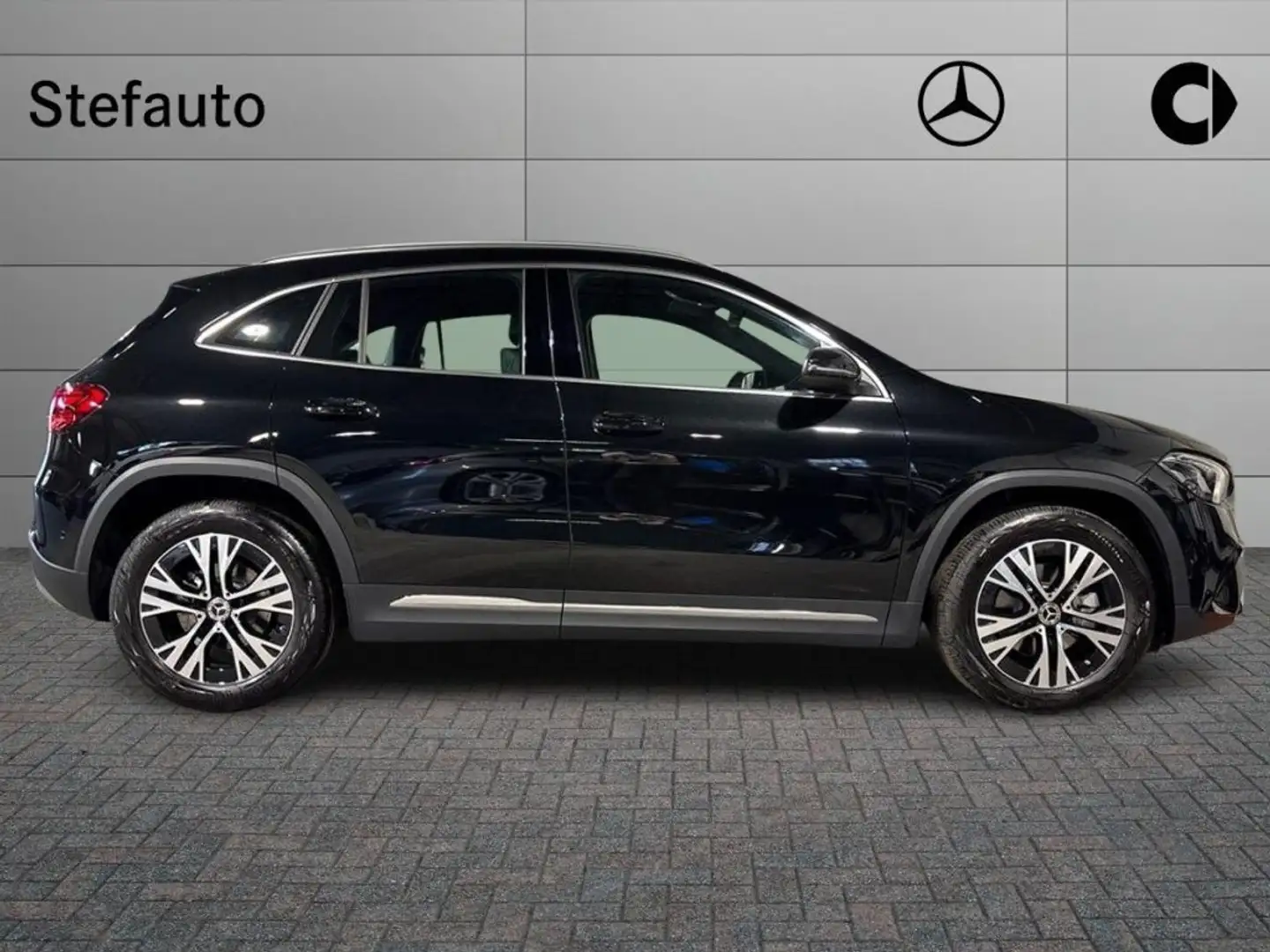 Mercedes-Benz GLA 200 d Automatic Progressive Advanced Nero - 2