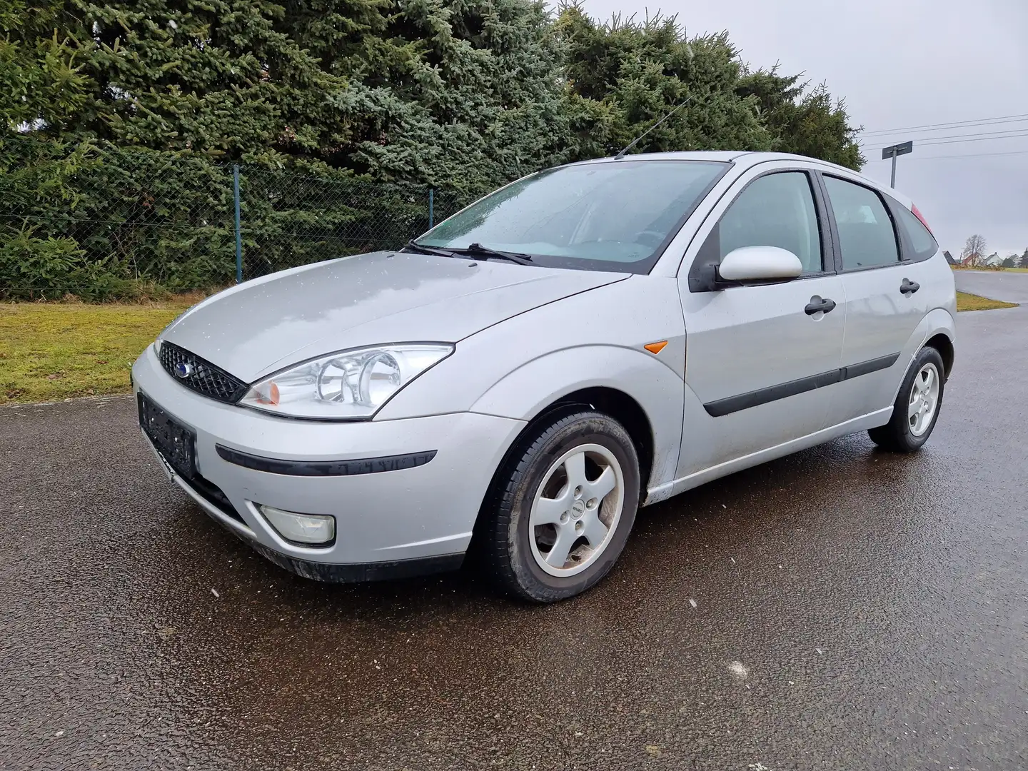 Ford Focus Tüv bei Kauf neu. Silber - 1