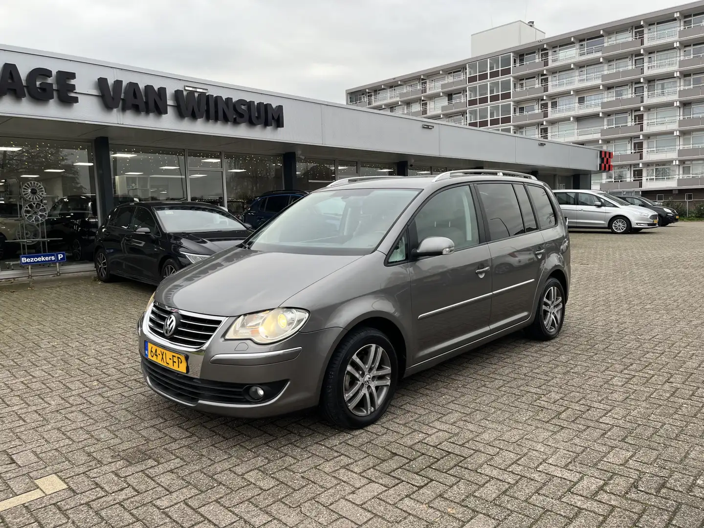 Volkswagen Touran 1.4 TSI Highline Business Trekhaak Klima Cruise Lm Grijs - 1