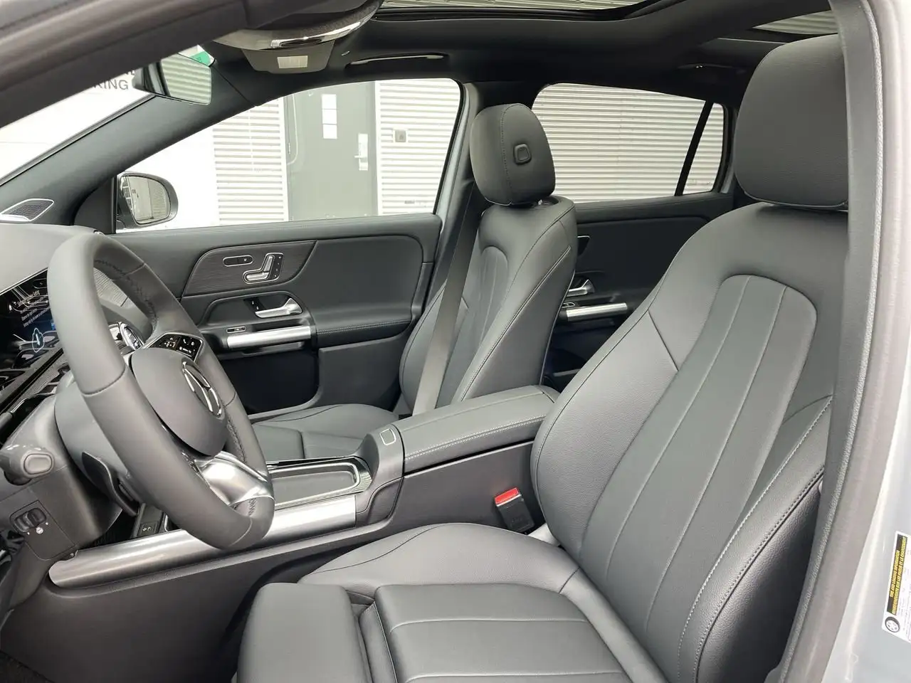 Mercedes-Benz GLA снимка Mercedes-Benz GLA