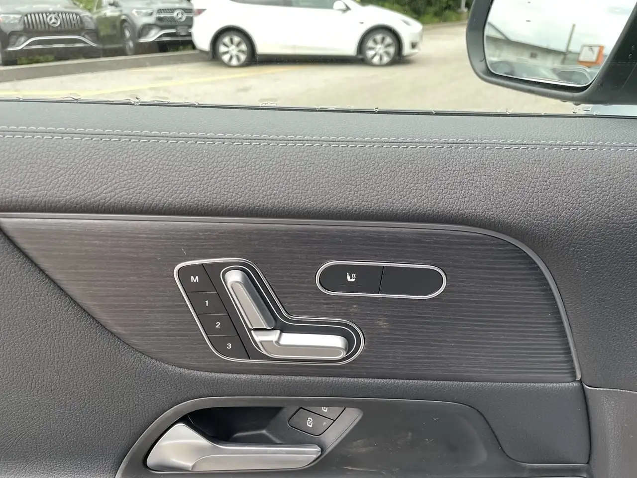 Mercedes-Benz GLA снимка Mercedes-Benz GLA