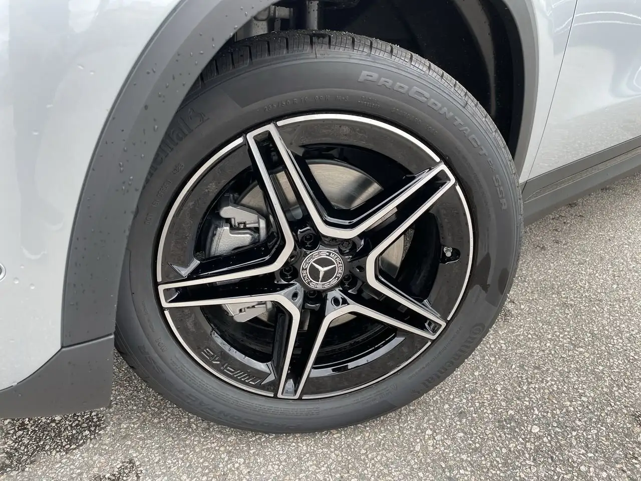 Mercedes-Benz GLA снимка Mercedes-Benz GLA