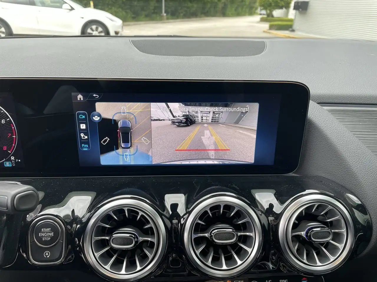 Mercedes-Benz GLA снимка Mercedes-Benz GLA