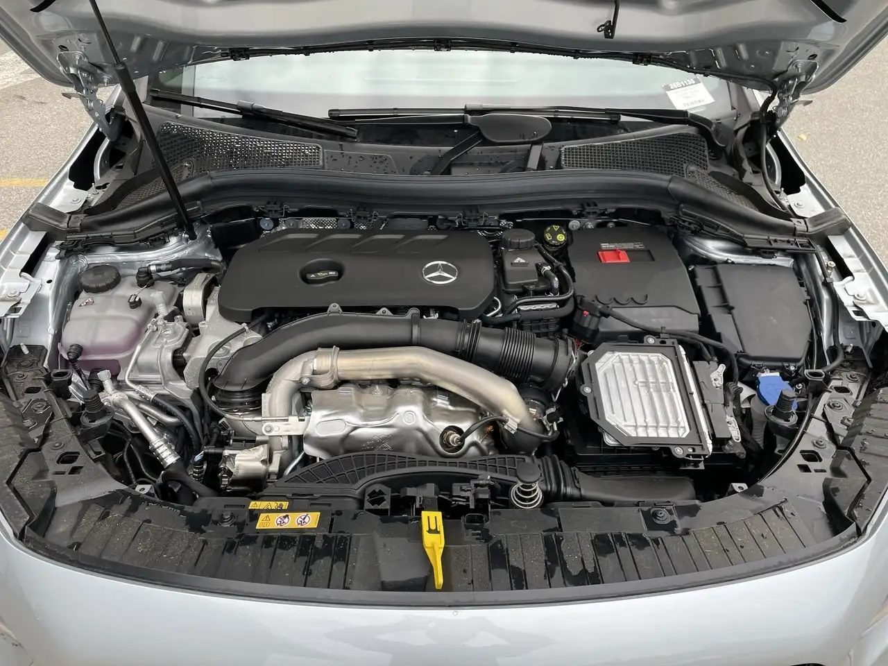 Mercedes-Benz GLA снимка Mercedes-Benz GLA