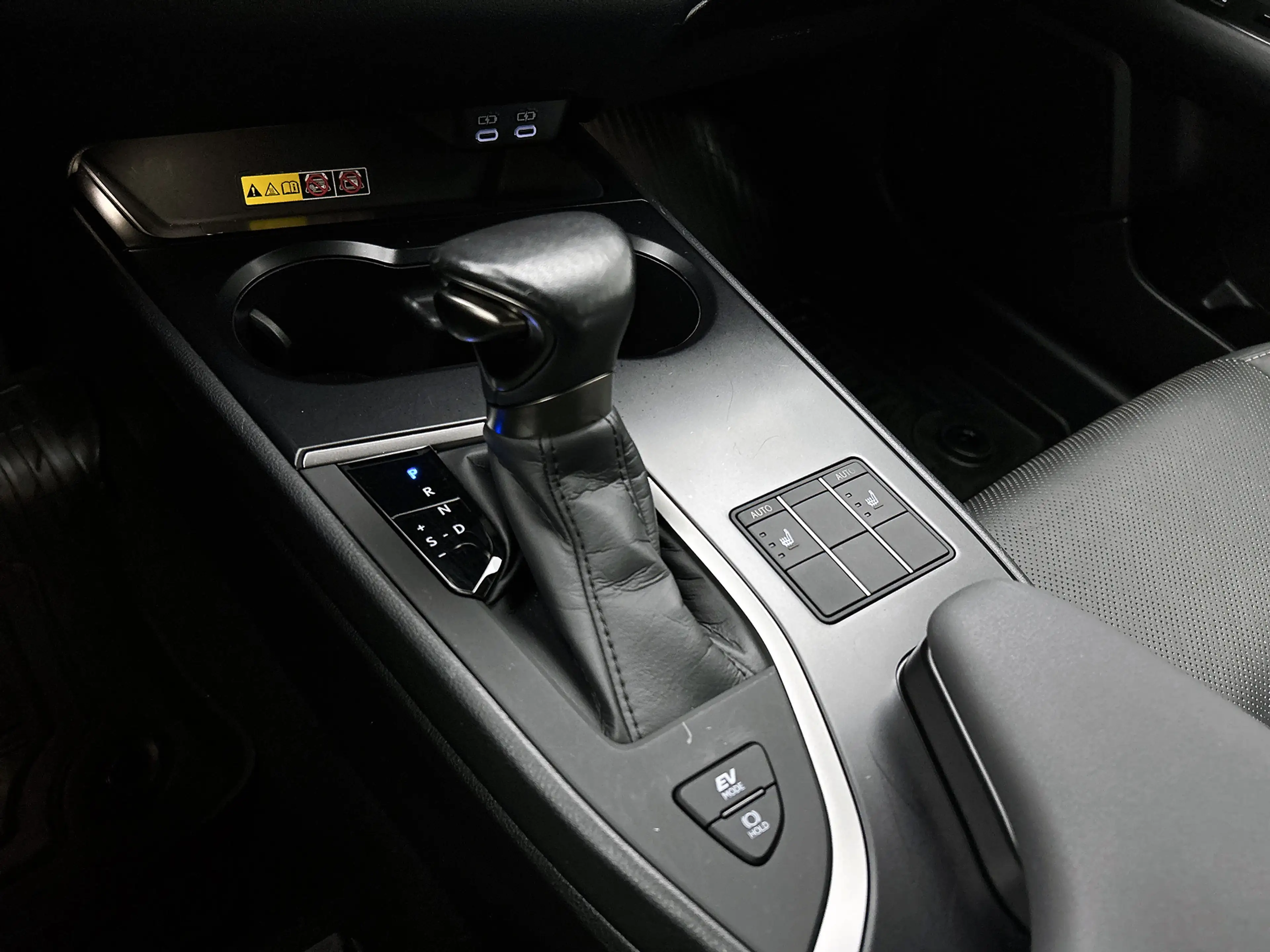 Lexus UX 250h Luxury Line | Trekhaak | PDC | BLS | Apple CarPlay — photo 11
