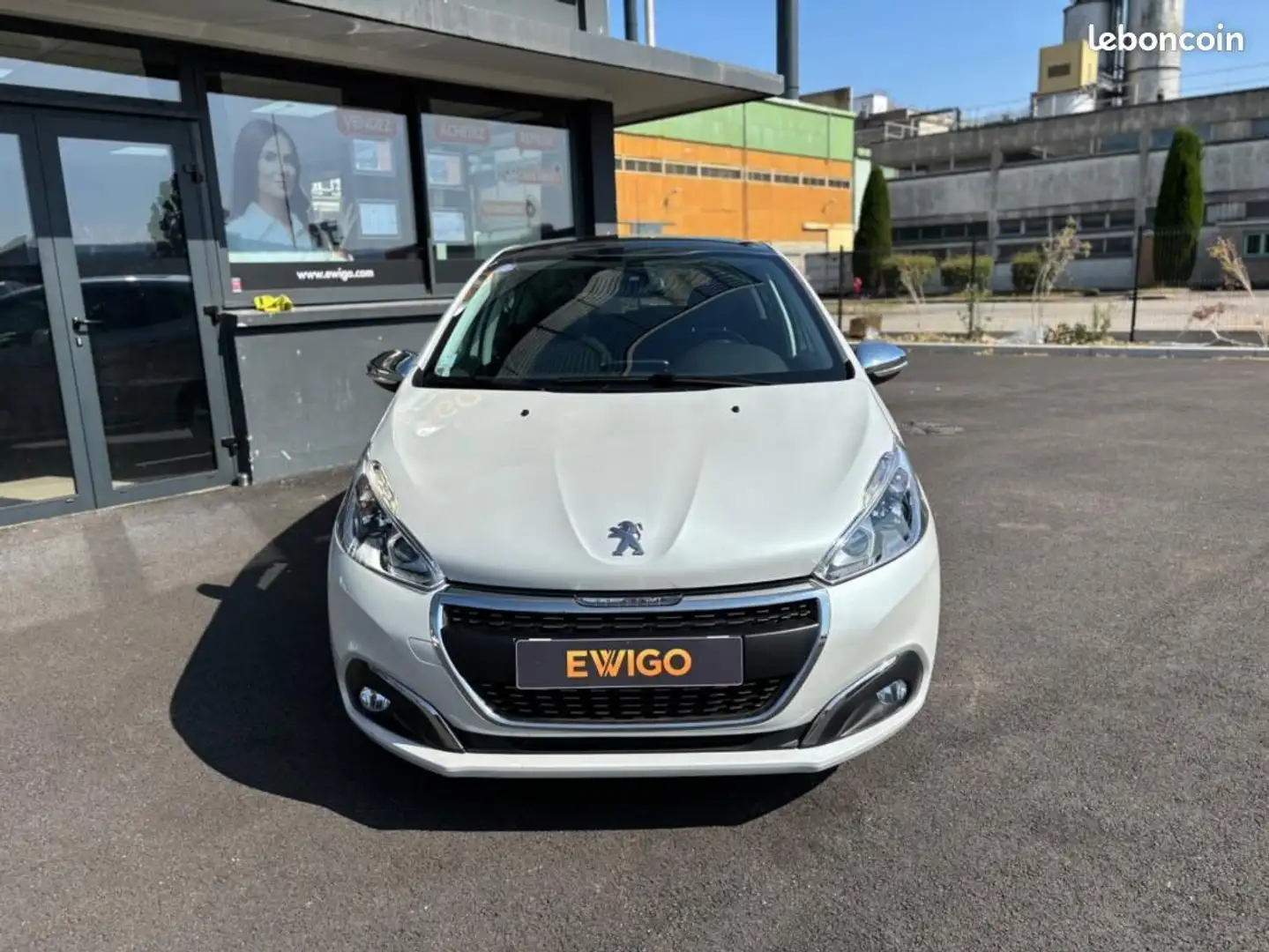 Peugeot 208 Finition FÉLINE 110CH 1.2 APPLE CARPLAY DISTRIBUTI Blanc - 2
