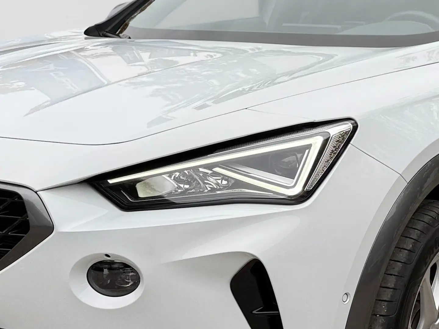 CUPRA Formentor 1.5 TSI ACT DSG NAVI ACC AHK Kamera Wit - 2