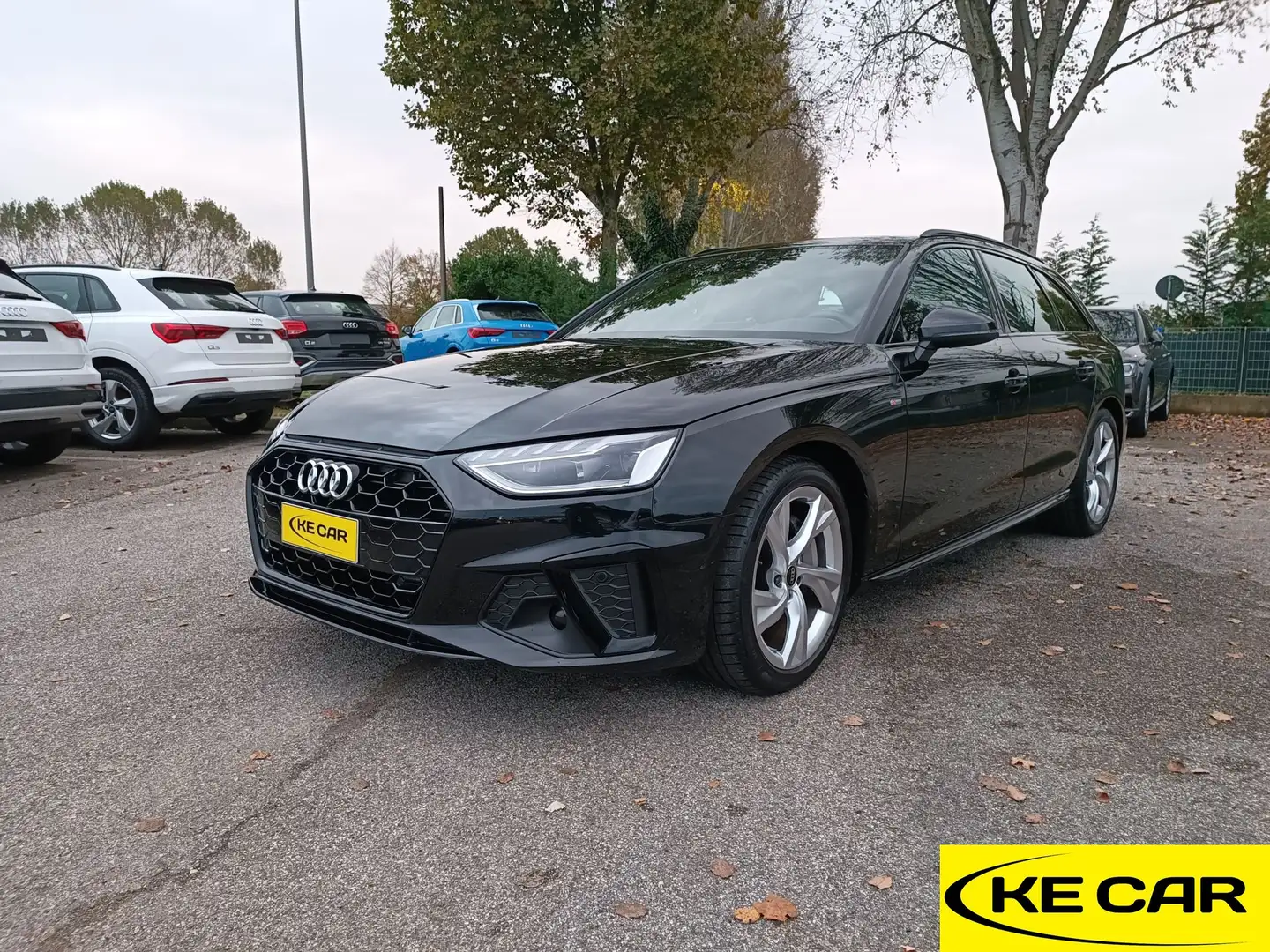 Audi A4 Avant 40 TDI S tronic S line edition Noir - 1