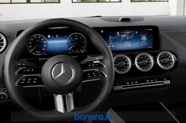 Mercedes-Benz Gla Class view 5