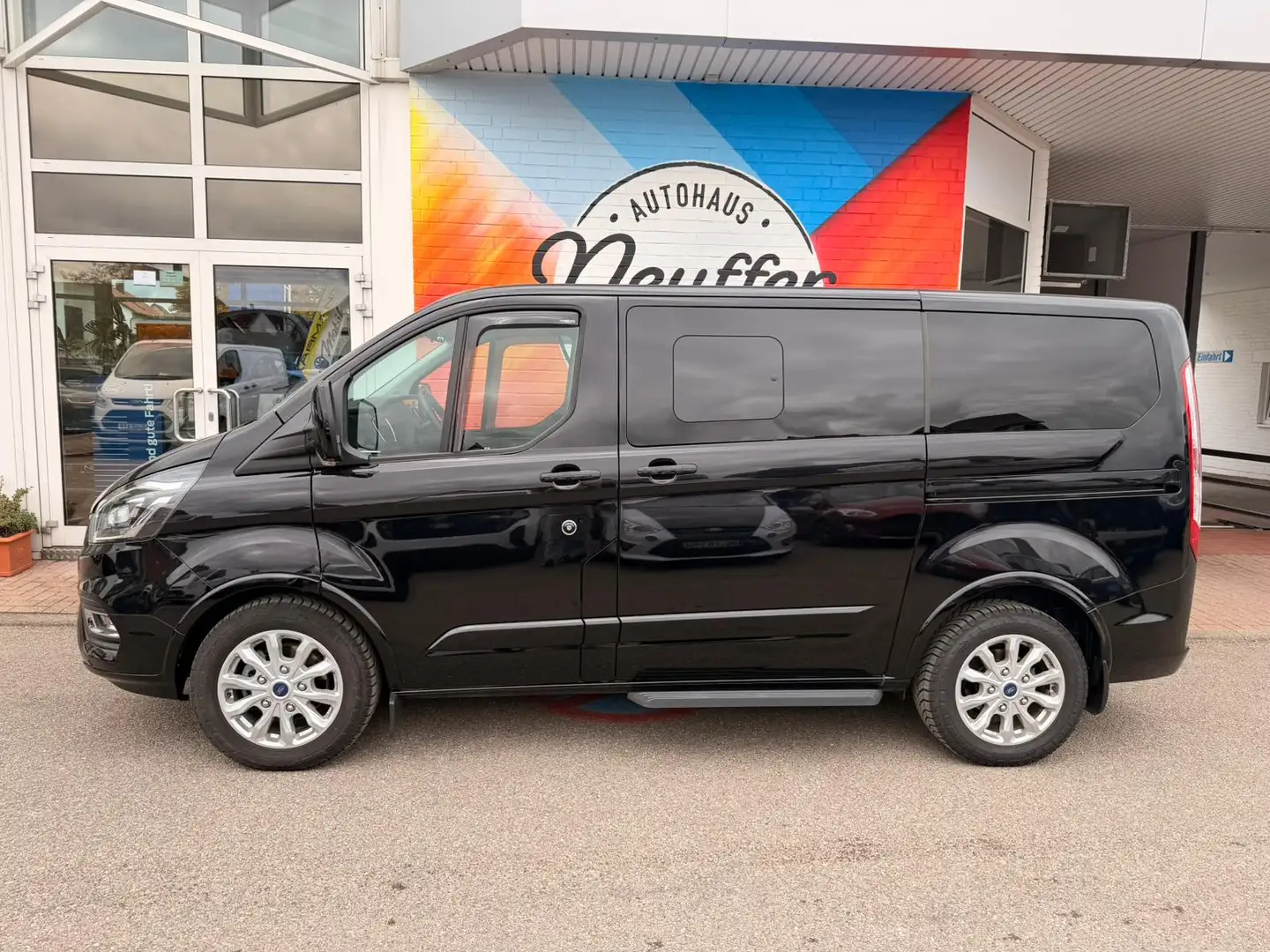 Ford Tourneo Custom 320 L1 Titanium/ACC/Bi-Xenon/AHK Schwarz - 2