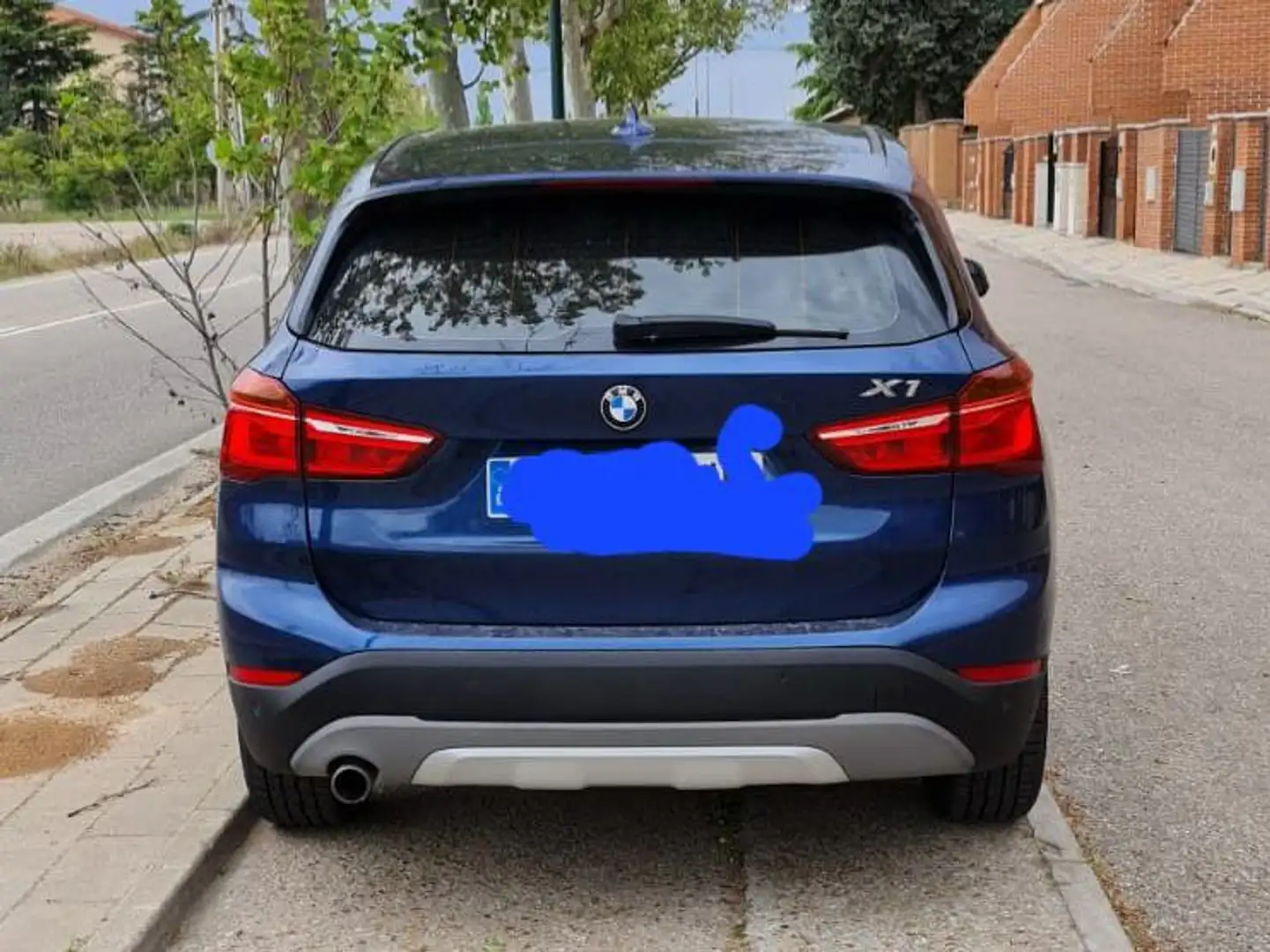 BMW X1 sDrive 18d Azul - 1