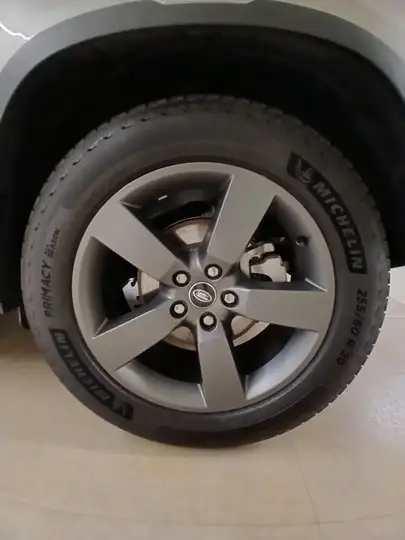 Land Rover Defender 2024, foto 4