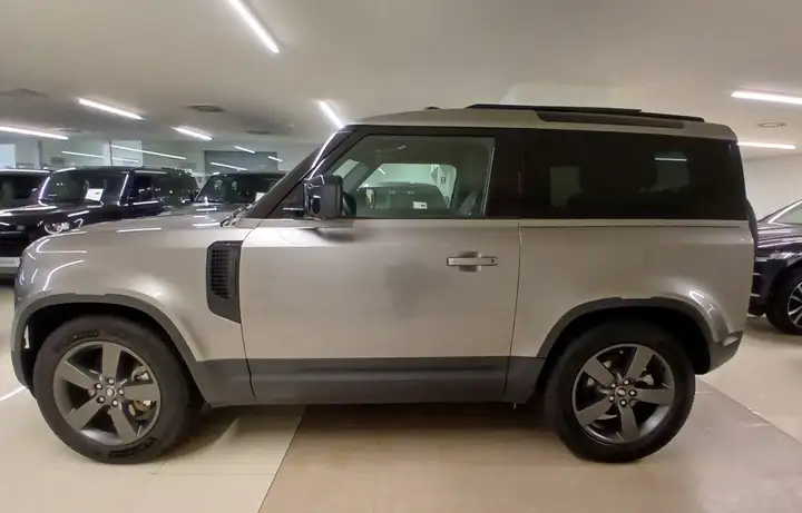 Land Rover Defender 2024, foto 3