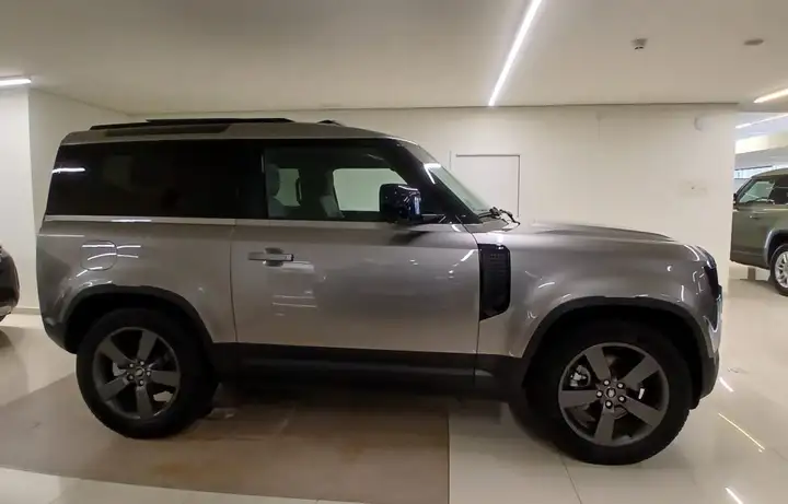 Land Rover Defender 2024, foto 2