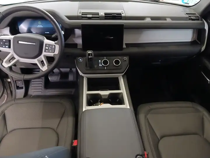 Land Rover Defender 2024, foto 8
