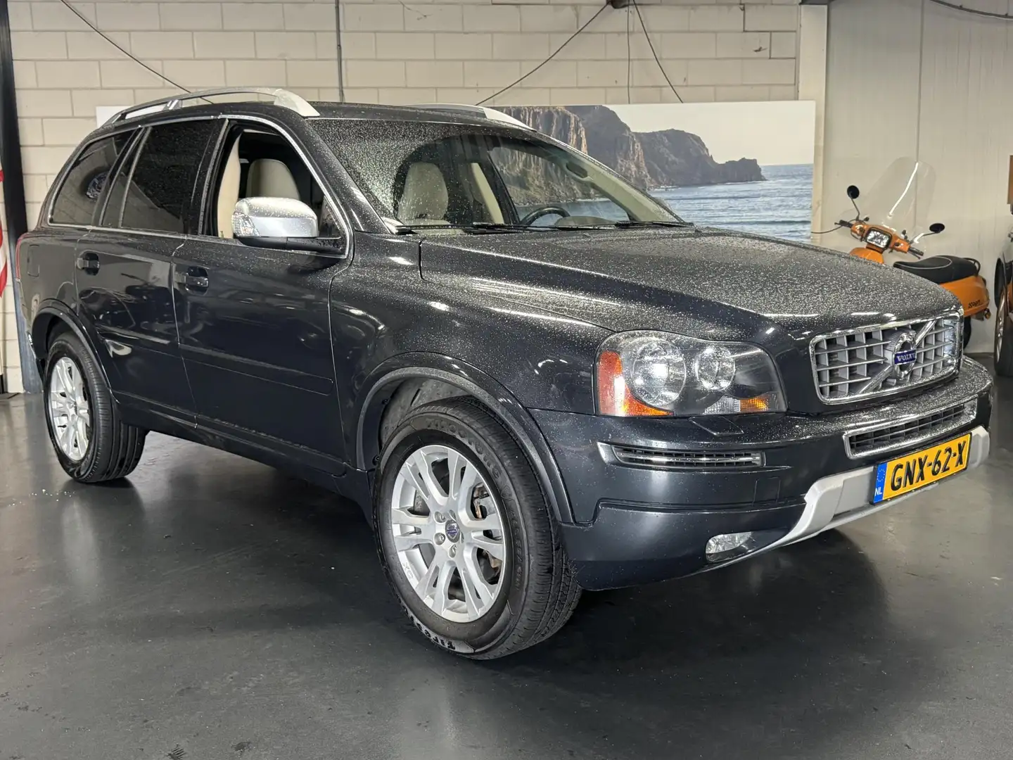 Volvo XC90 3.2 Summum 7-Persoons Grijs - 2