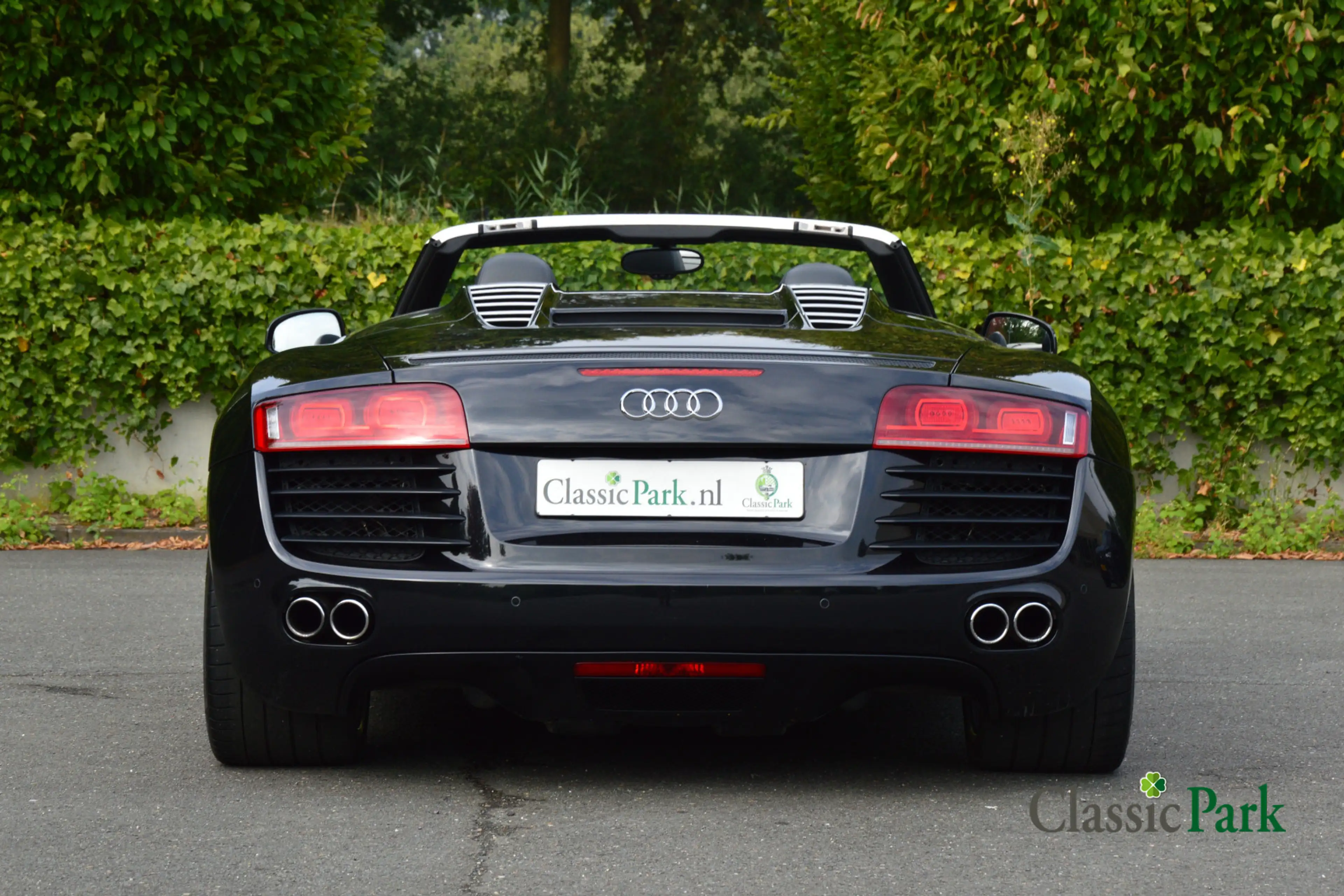 Audi R8 Spyder — photo 4