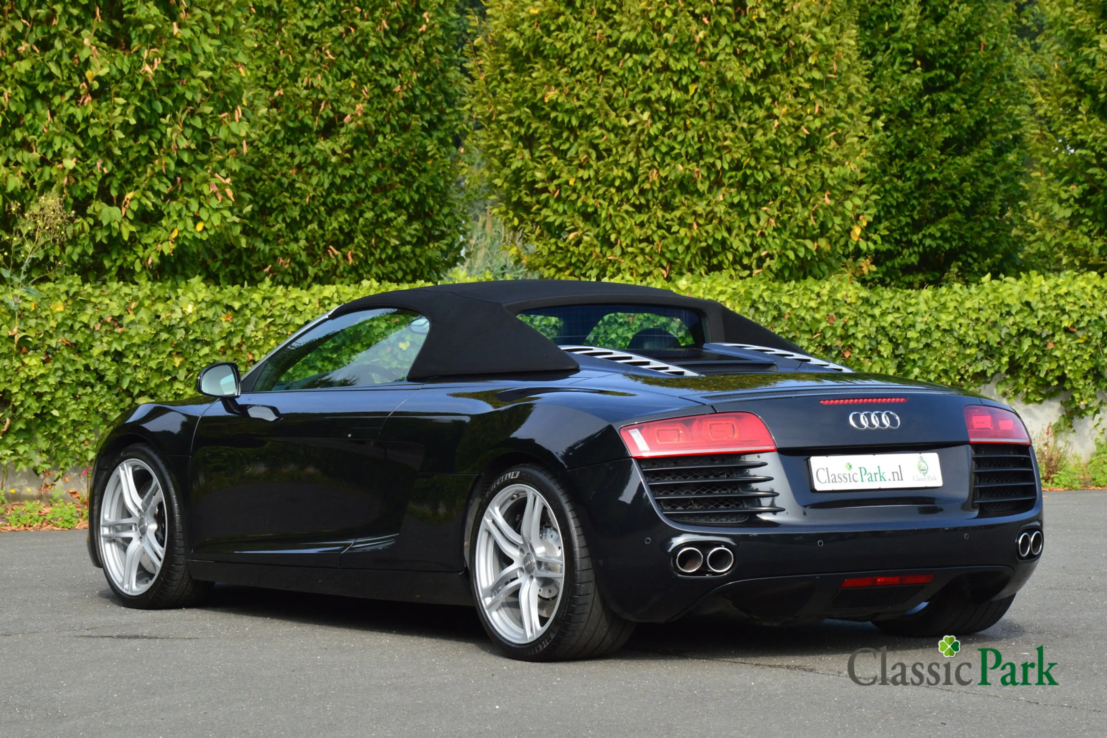 Audi R8 Spyder — photo 11