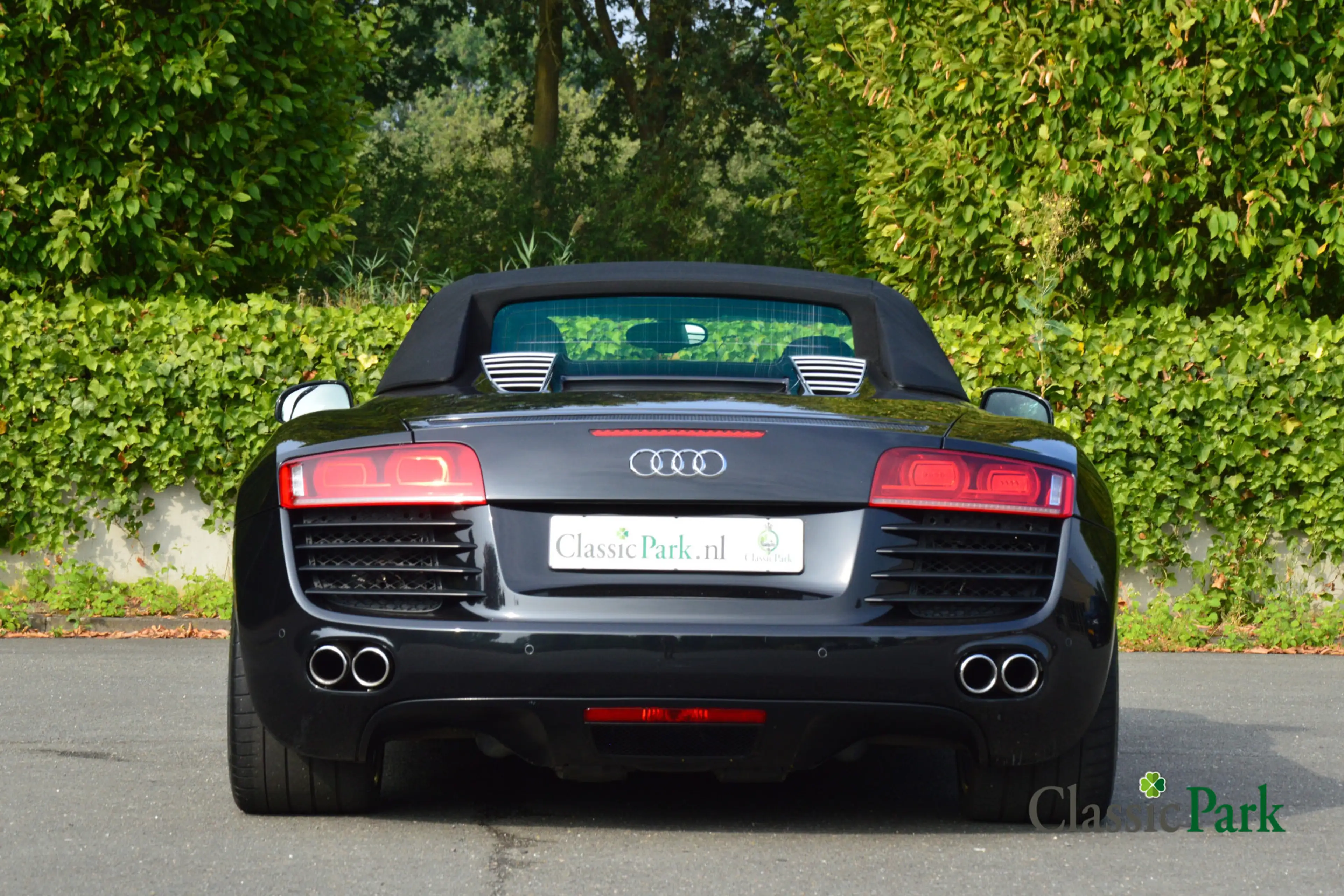 Audi R8 Spyder — photo 12