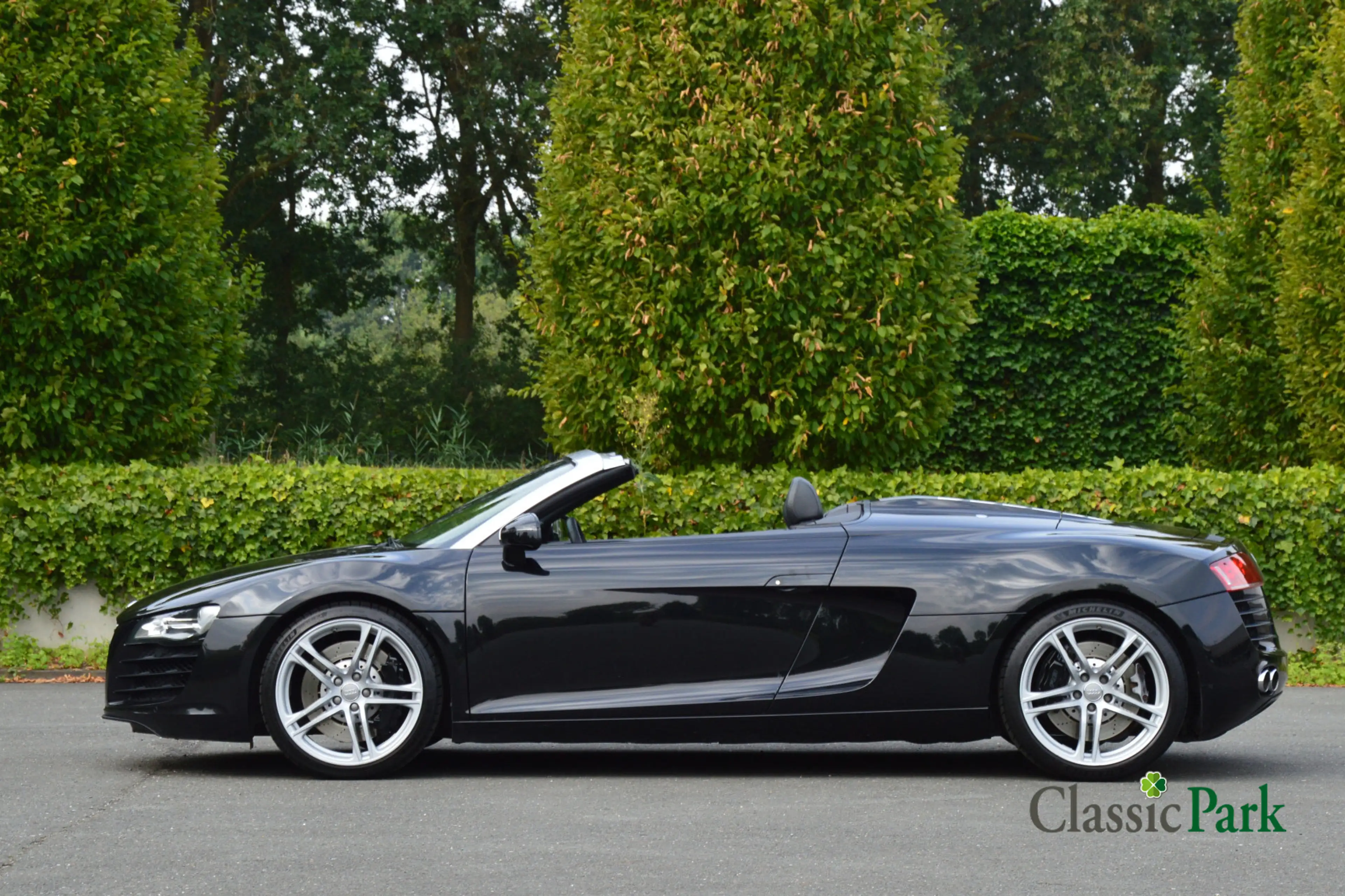Audi R8 Spyder — photo 2