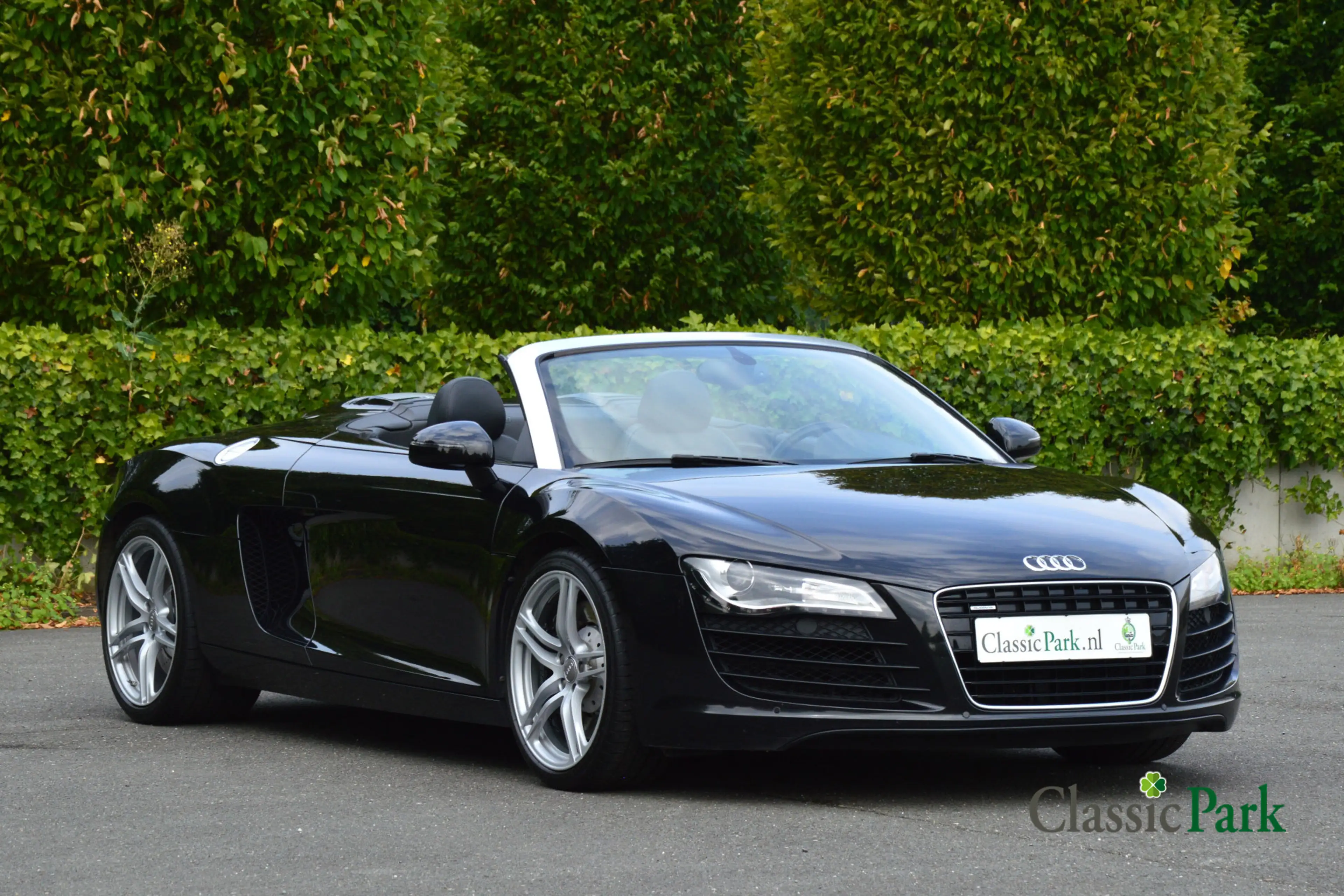 Audi R8 Spyder — photo 7