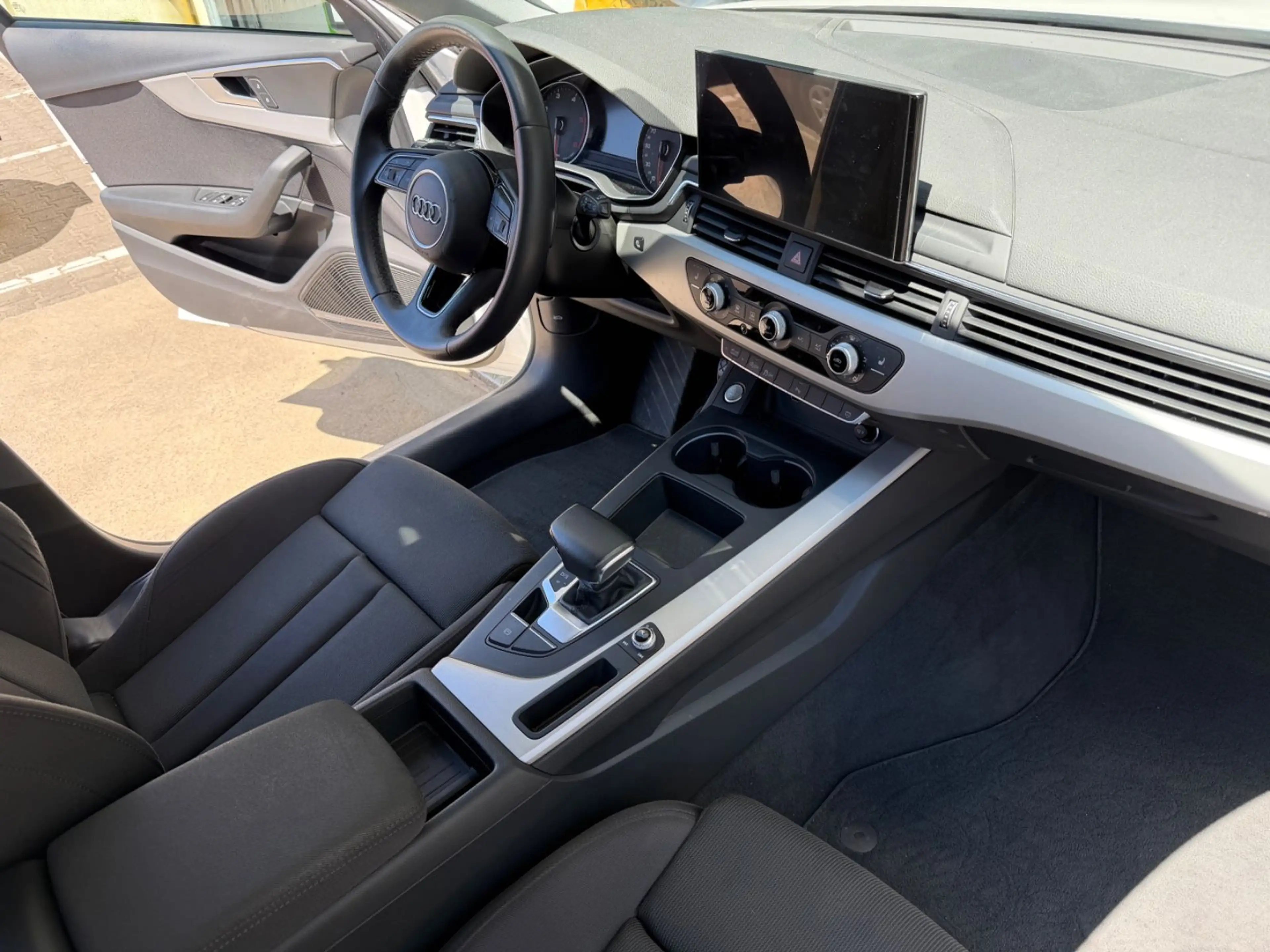 Audi A4 Avant 40 TDI DSG°AHK°LED°NAVI°STANDHZG.° — photo 15