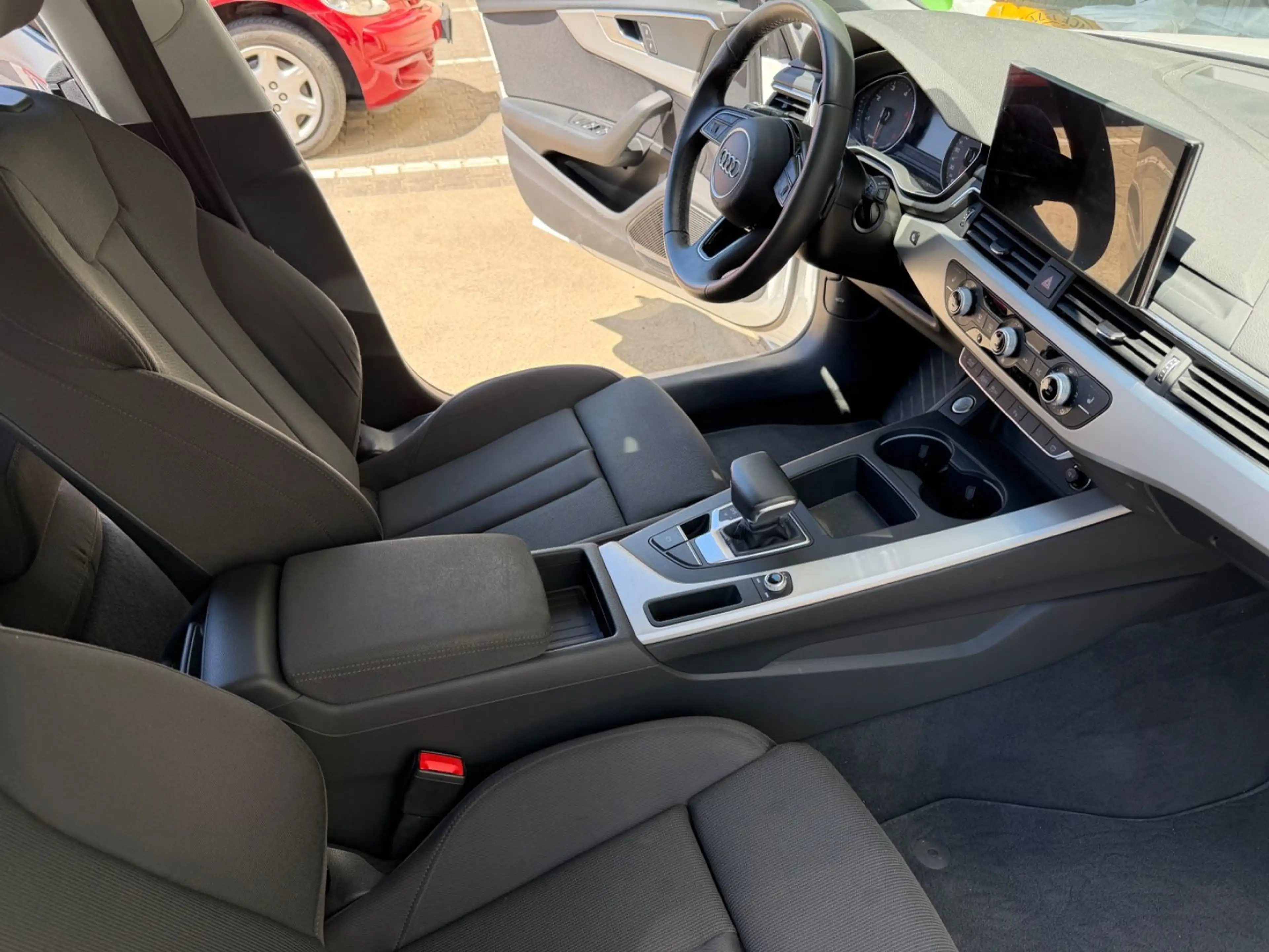 Audi A4 Avant 40 TDI DSG°AHK°LED°NAVI°STANDHZG.° — photo 13