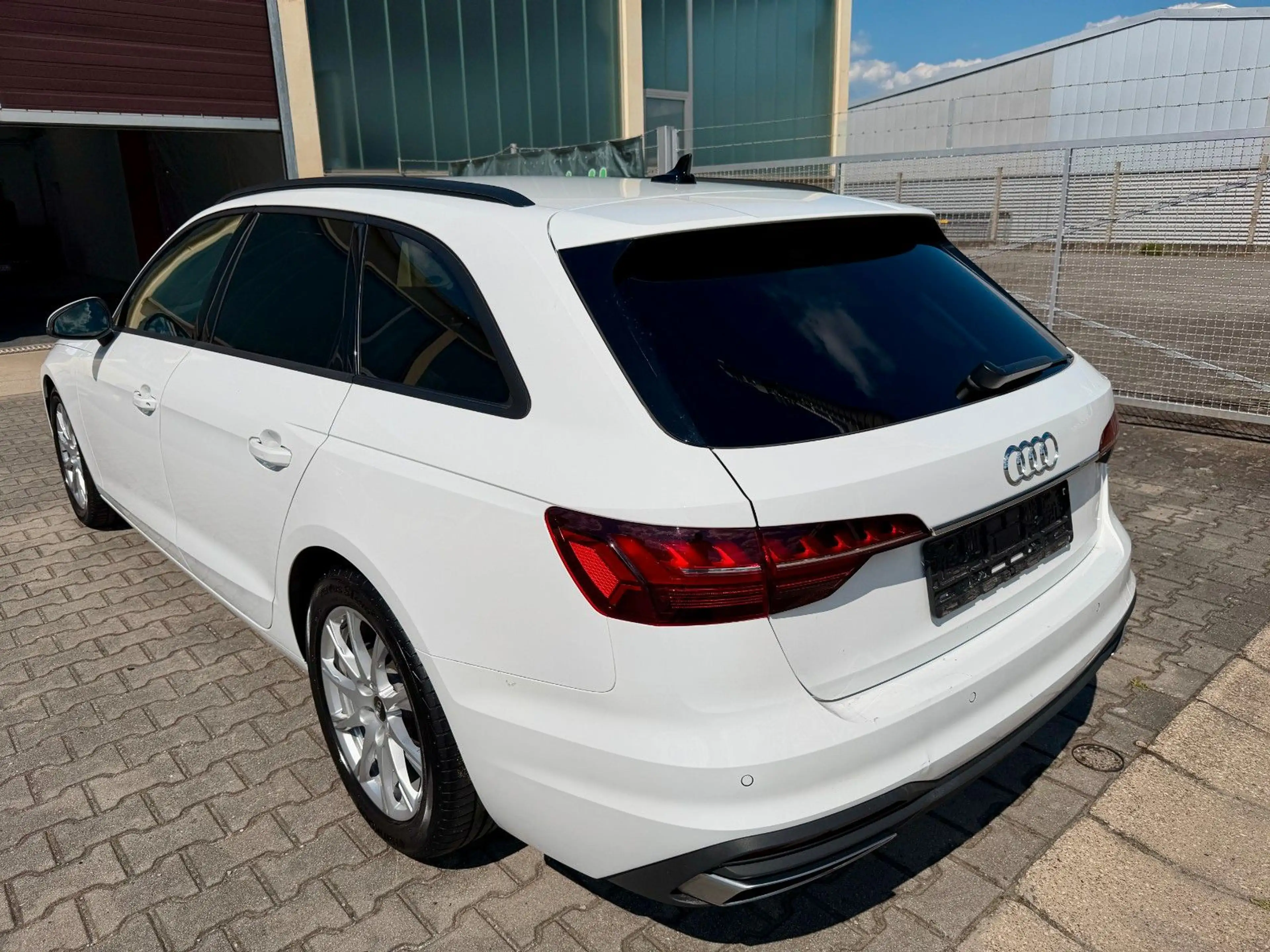 Audi A4 Avant 40 TDI DSG°AHK°LED°NAVI°STANDHZG.° — photo 8