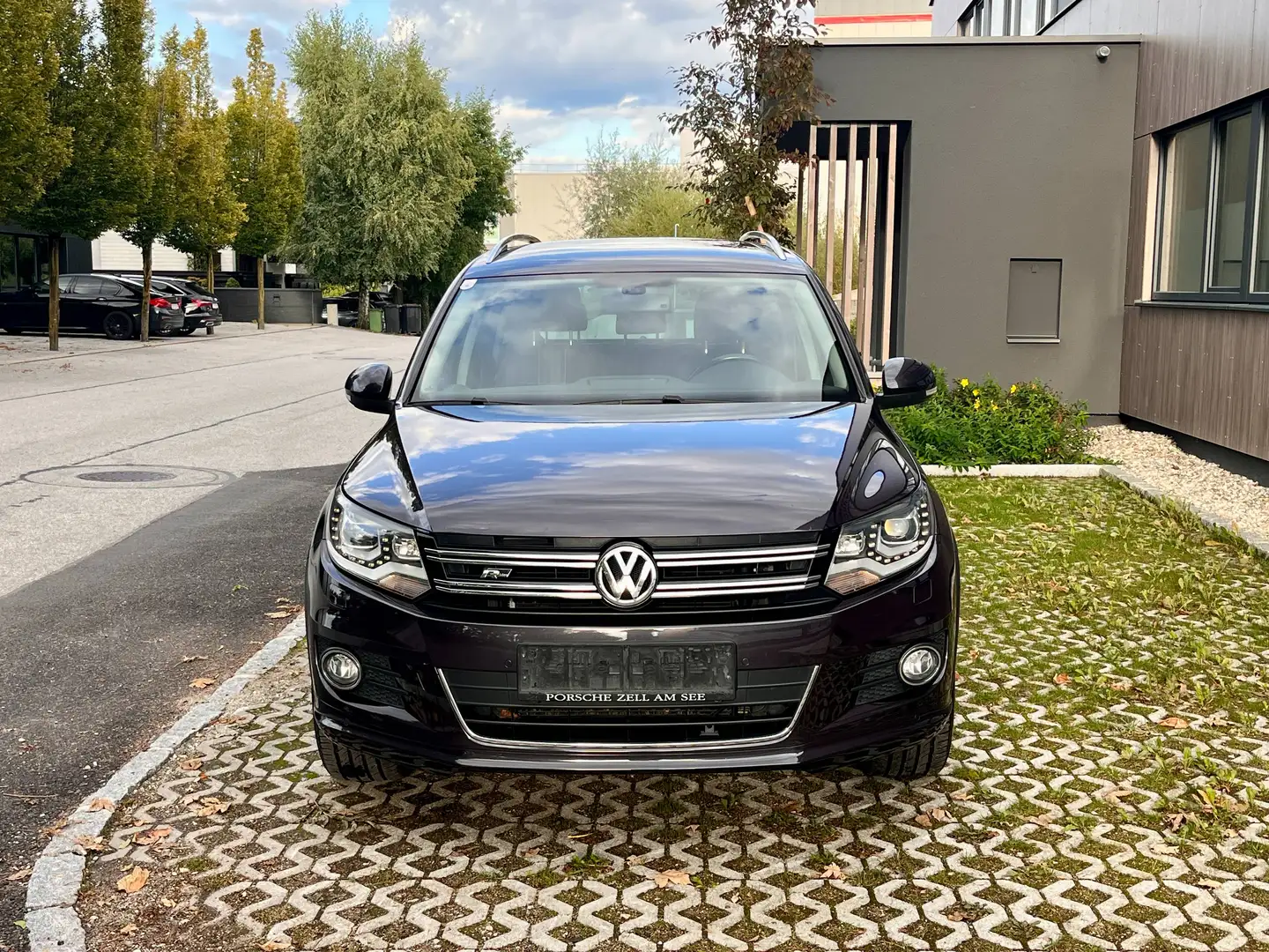Volkswagen Tiguan 2.0TDI Rline LOUNGE mit neuem Pickerl 1 Besitzer Grau - 2