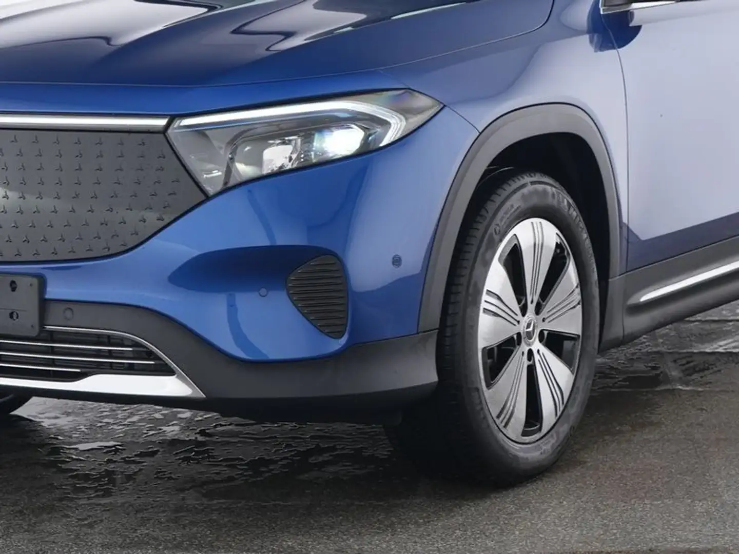 Mercedes-Benz EQB 300 4M PROG-ADV+ PANO AHK FAP 360°SOUND MEMO Azul - 2