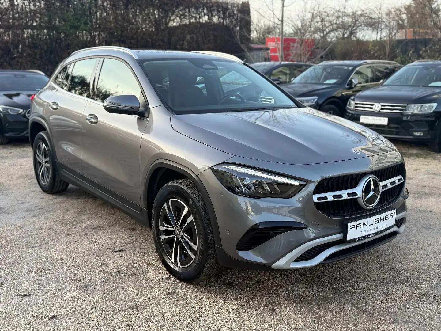 Mercedes-Benz GLA 180 GLA180d Aut Widescreen LED Navi Kamera 1 Hand Grau - 1