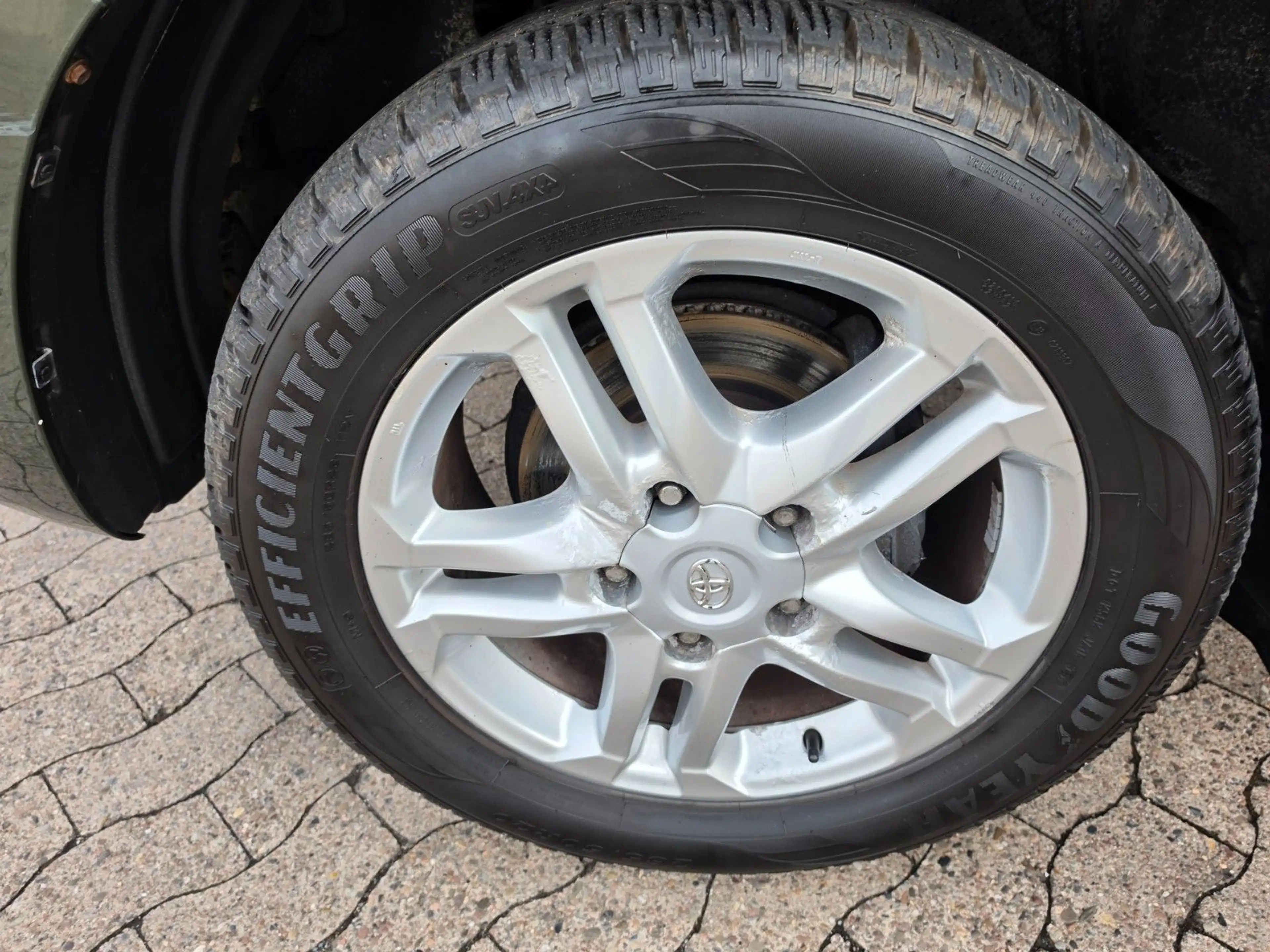 Toyota Land Cruiser 200 Executive V8 — photo 14