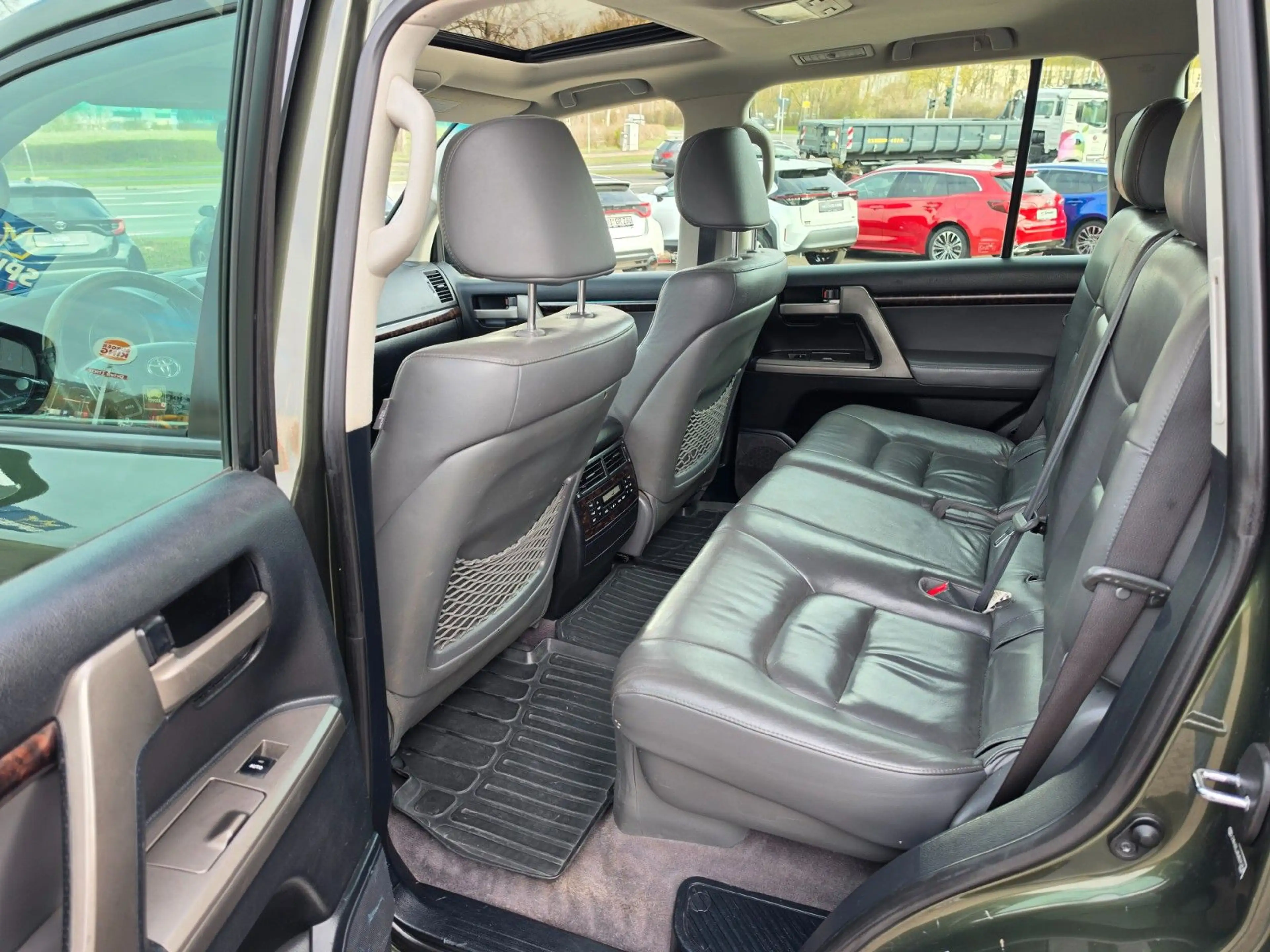 Toyota Land Cruiser 200 Executive V8 — photo 4