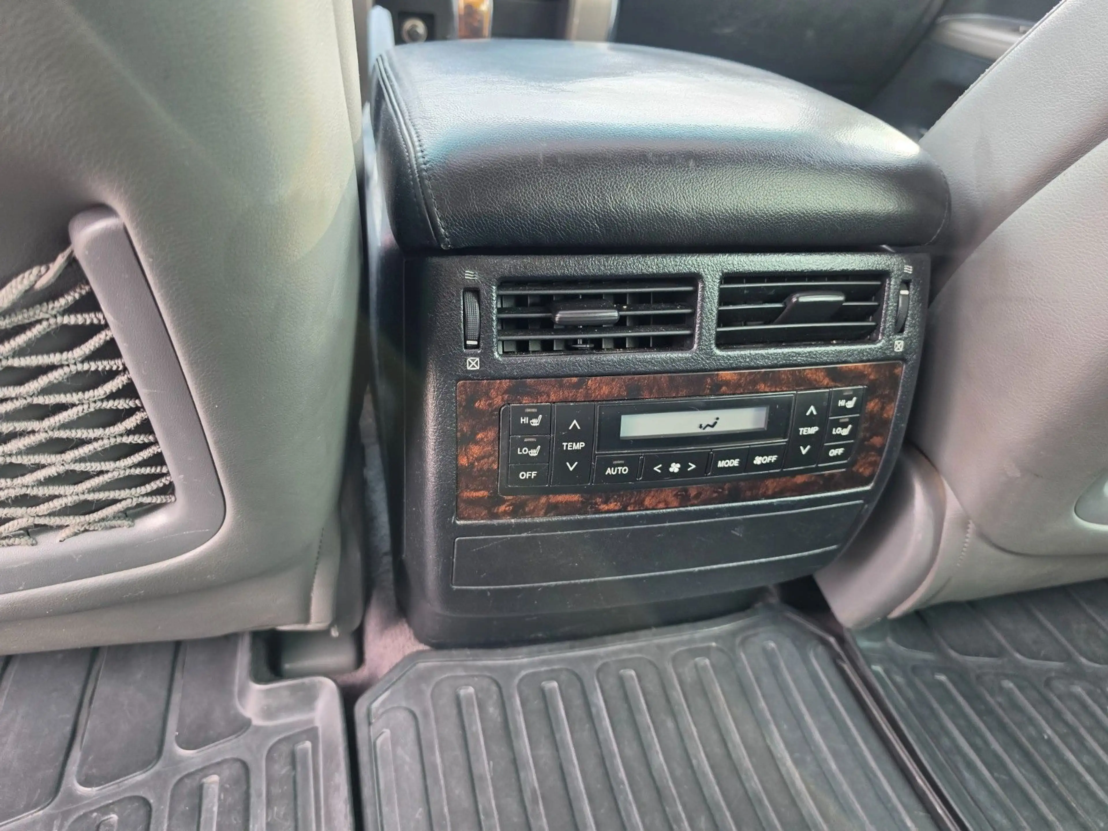 Toyota Land Cruiser 200 Executive V8 — photo 5