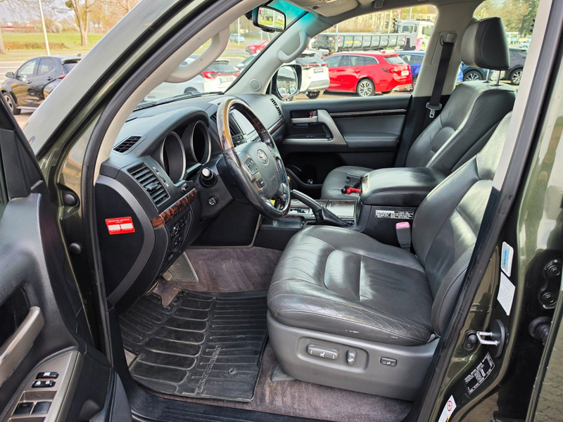 Toyota Land Cruiser 200 Executive  V8 — photo 6